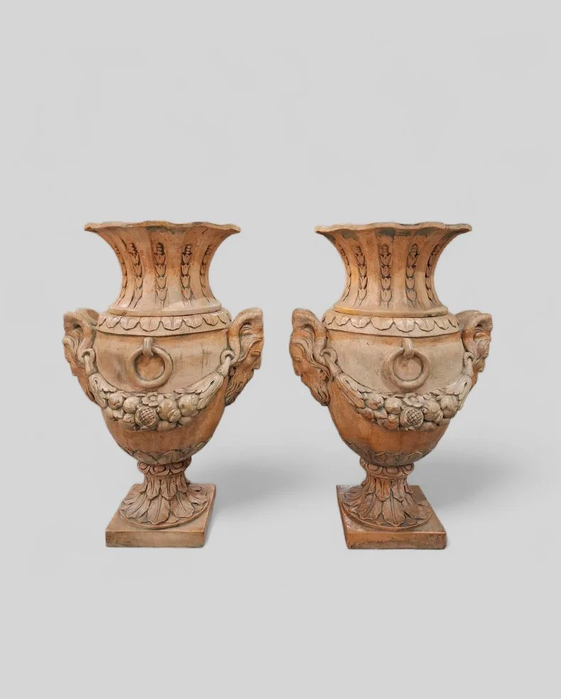 Coppia di vasi in terracotta