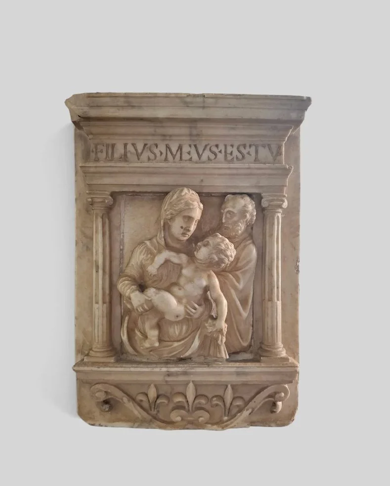 Altorilievo raffigurante sacra famiglia