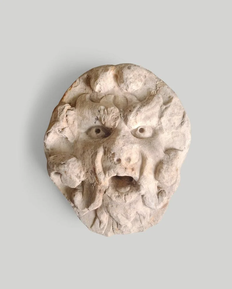 Mascherone da fontana raffigurante volto grottesco