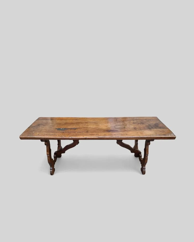 Tavolo a fratina in legno di noce