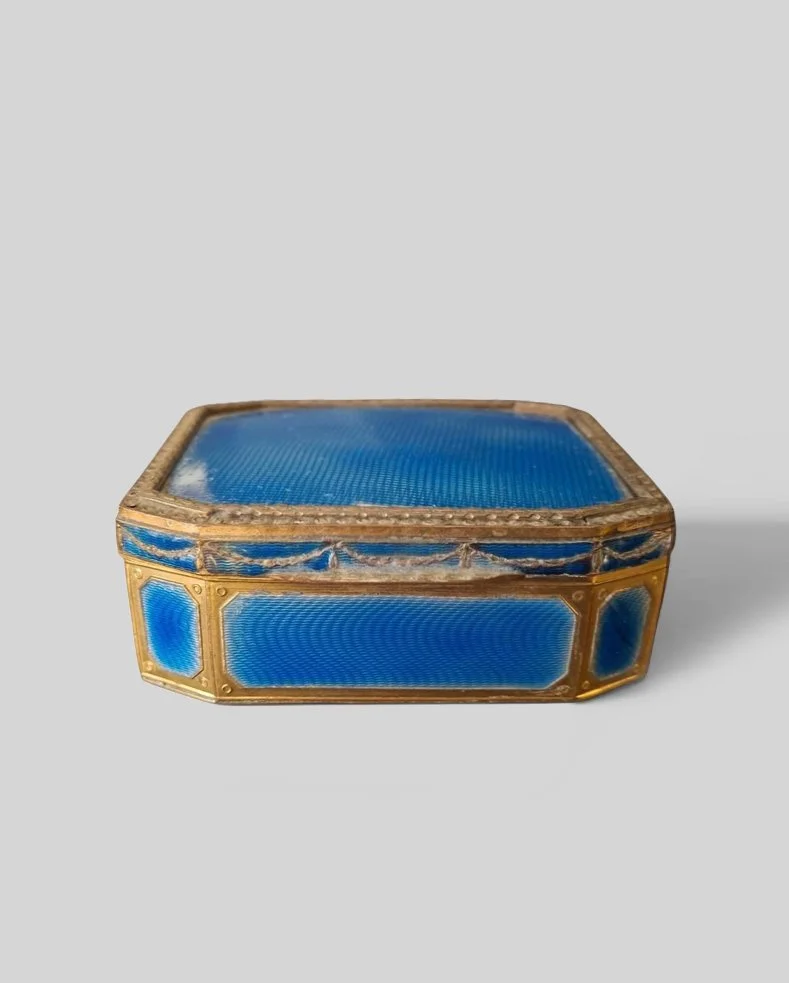 Tabacchiera in smalto e bronzo dorato