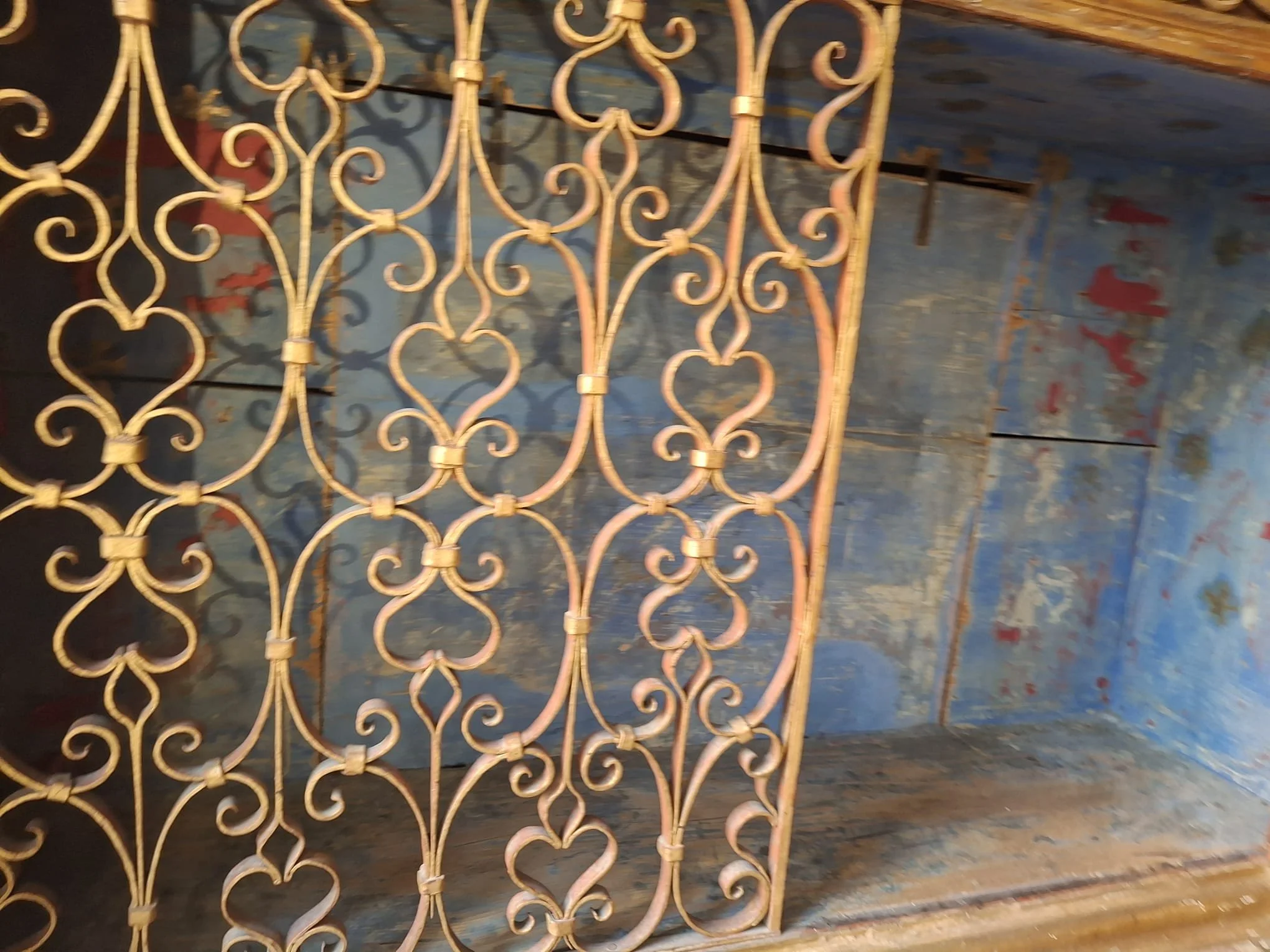 old-paintings-online-credenza-dorata (1).jpg