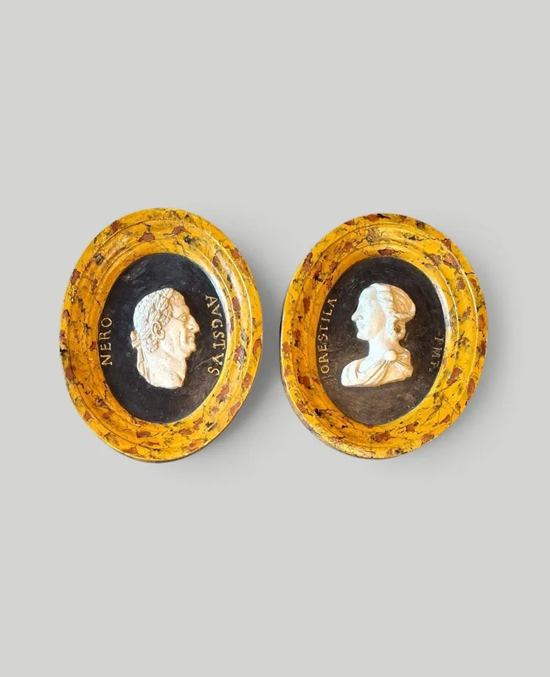 Coppia di medaglioni neoclassici