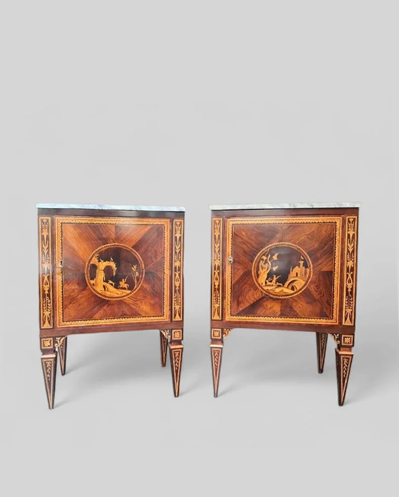 Coppia di comodini neoclassici