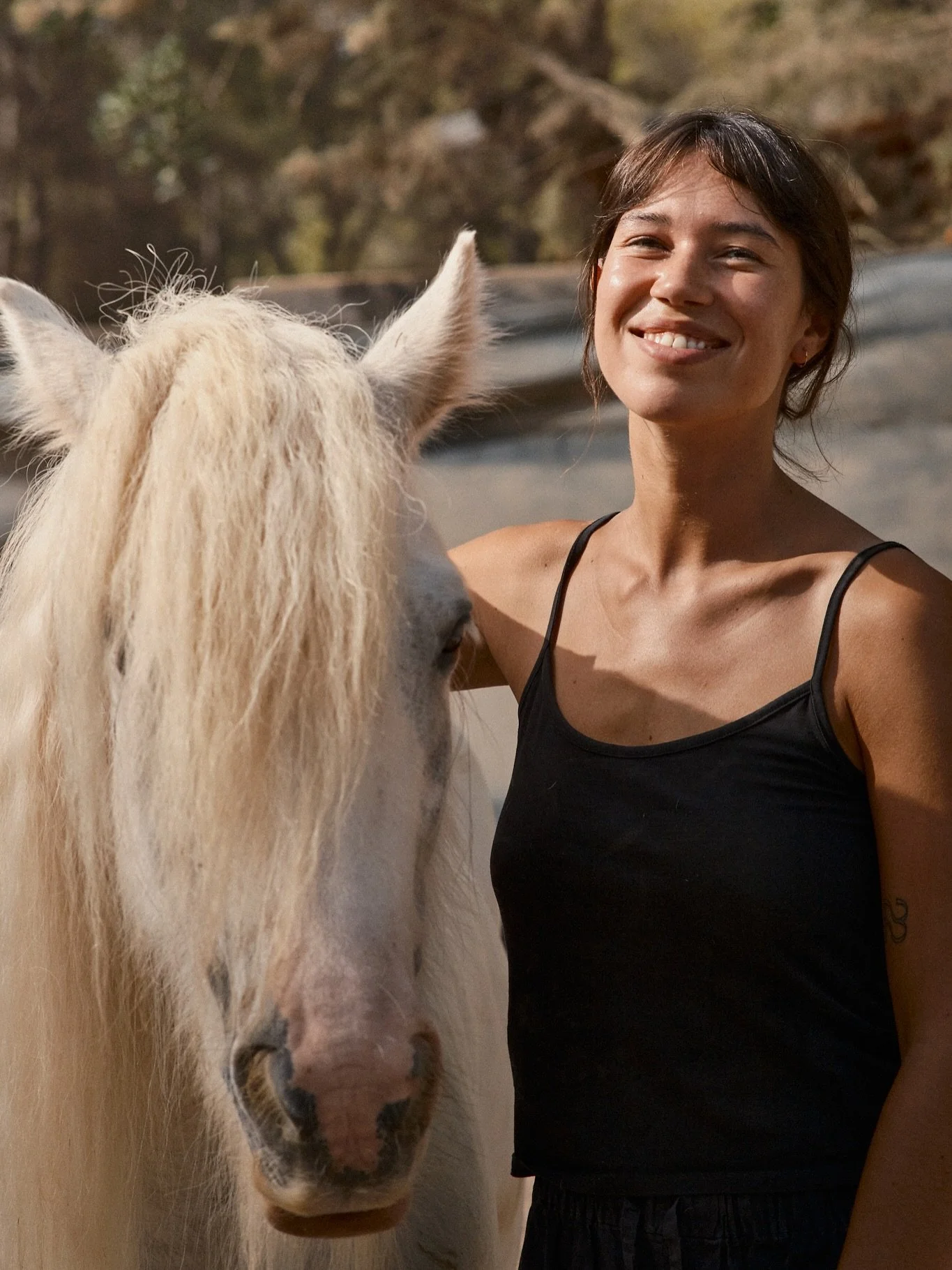 🐴💫 So grateful to welcome Dutch singer-songwriter @meauhewitt with the horses. Such a beautiful woman, inside and out. 

A reminder to us all to find calm in the whirlwind of life, find moments to pause, breathe 🌬️

Turn on one of her songs and le