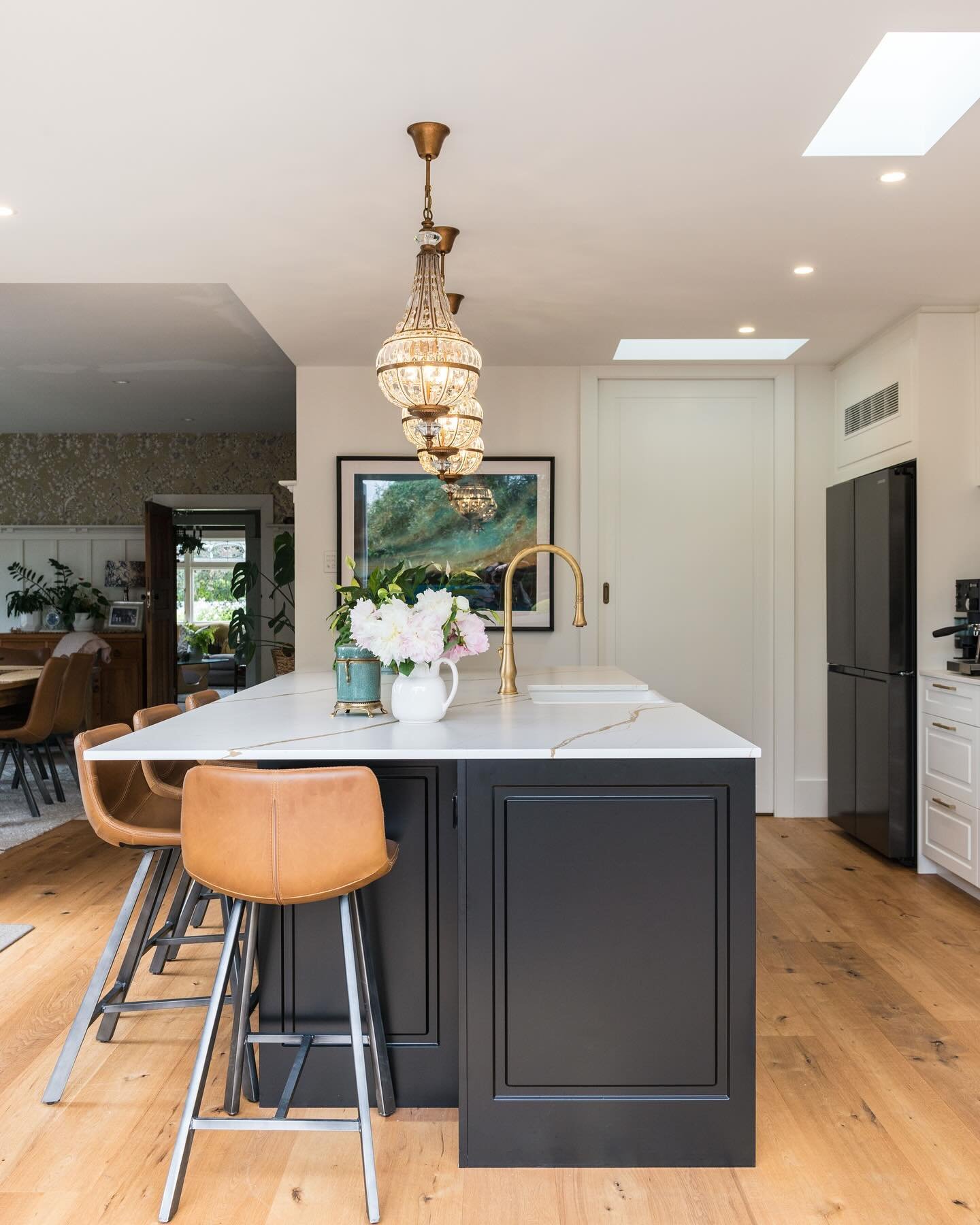 More photos from our Cholmondeley project that we completed at the end year of last year ✨

Photography by Kate Claridge 

#ryanskitchens #kitchendesign #kitchendesignnz #interiordesign #interiorjoinery #shakerstyle #silestone