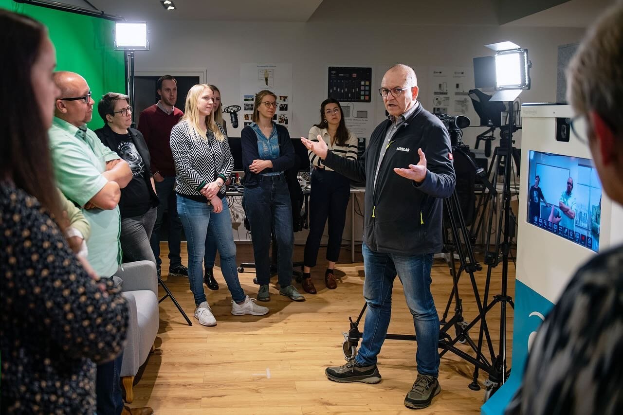 Kennt ihr die Digitale Erlebniswelt Wildeshausen? Dort habe ich gestern einen Workshop zum Thema &bdquo;Fachkr&auml;fte-Akquise &uuml;ber Social-Media&ldquo; besucht. Organisiert vom WLO und durchgef&uuml;hrt von Fabian Semsarha vom Institut der Deut