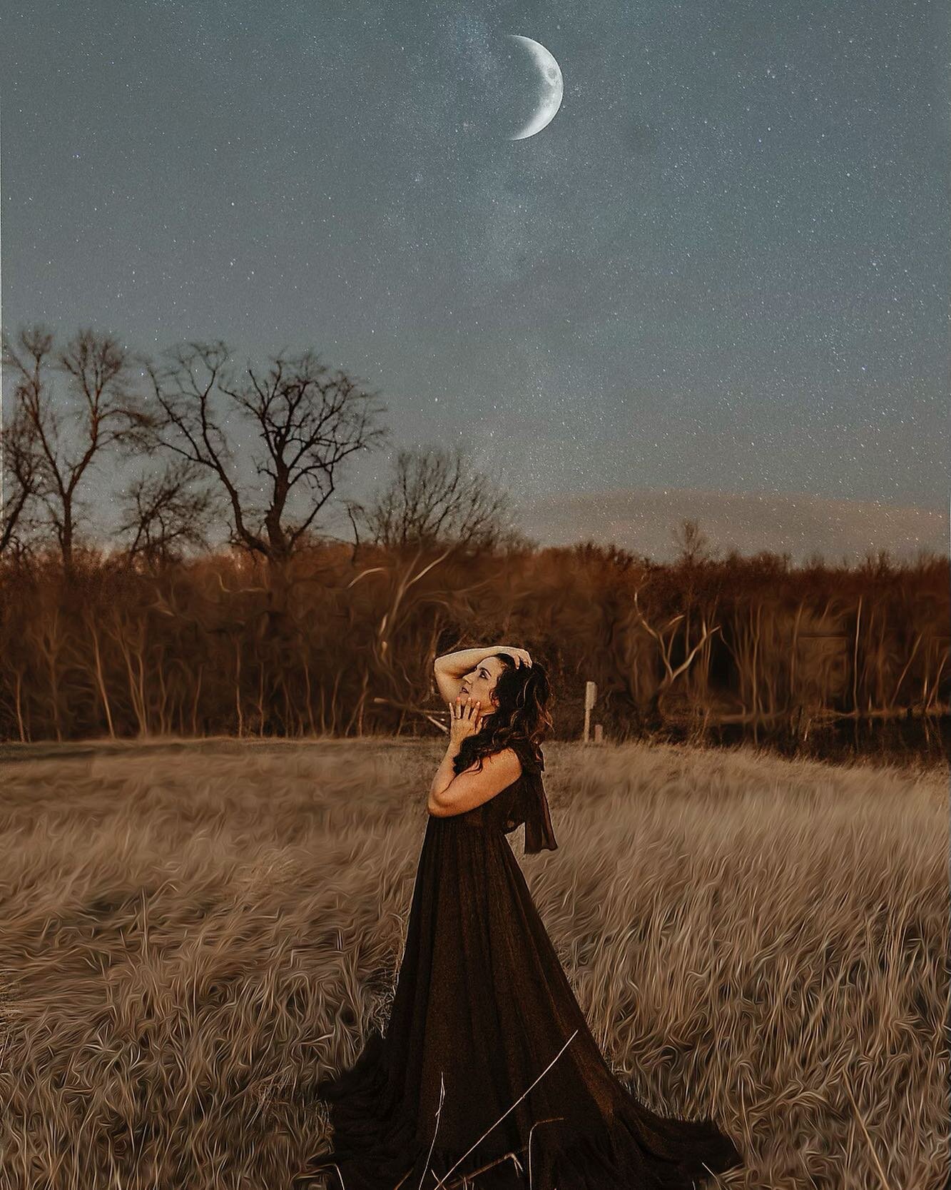 Anytime you are with your photog bestie. 

Jodi: Hey, can you throw this gown on, run into that field , and pose under that moon? 

Me: 🫡 heck yes sir 

Pc: @jayphinaphotography