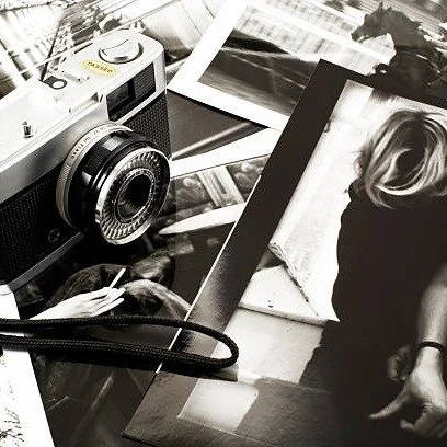 Aesthetics get them in.
Storytelling keeps them. ✨

It&rsquo;s easy to focus on making content look good&hellip;
But what actually makes people stay, engage, and trust your brand?

👉 The story behind it.

In Jenna&rsquo;s latest blog, we break down 