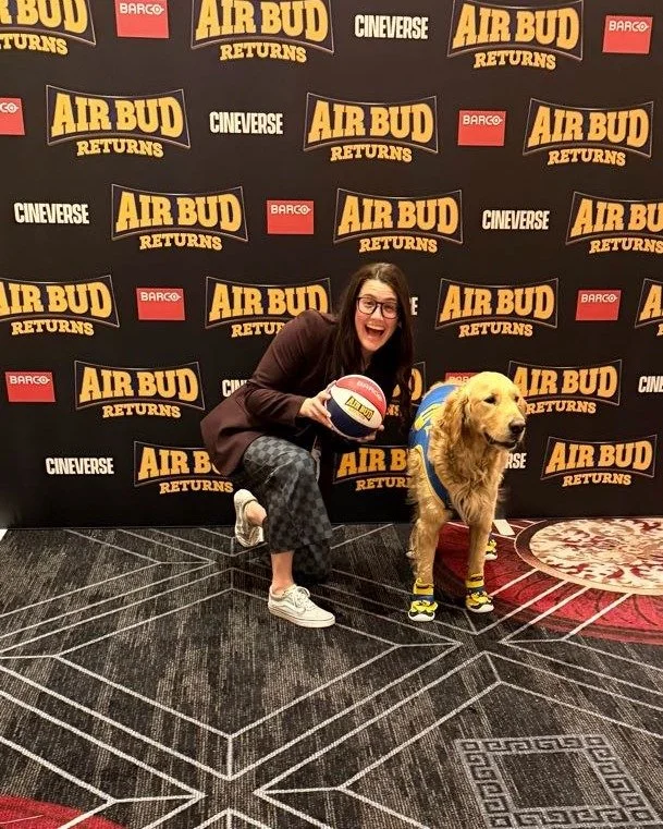 One thing's for sure about @CinemaCon: You're always going to walk away with a ton of great photos! Check out this collection of photos our team members grabbed last week - featuring the likes of Air Bud, the Mandalorian, some VERY Seuss-ian wigs - a