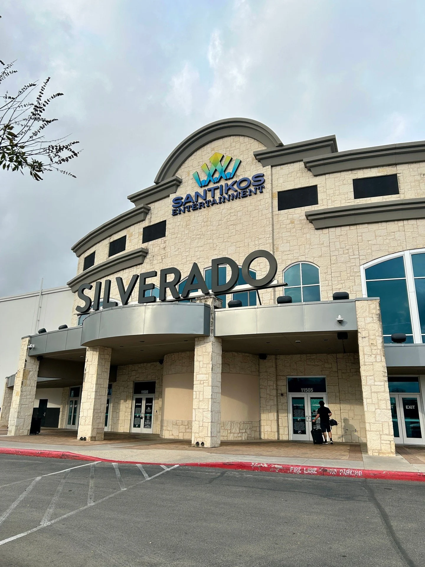 Heading to Santikos Silverado to capture Dan Fonseca's story for #FacesOfExhibition brought a whole new level of excitement, as we walked the arcade floor with Dan and checked out his facility's beautiful bowling lanes - all new elements that brought