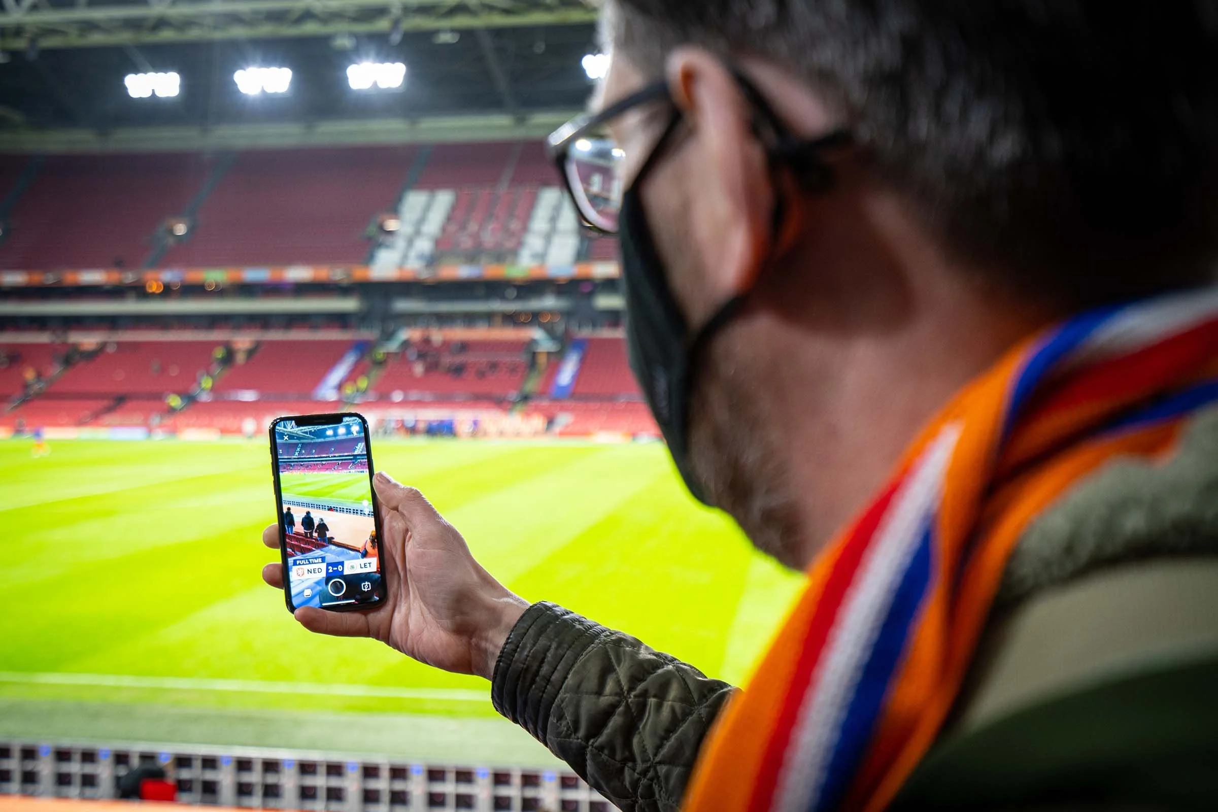 Close crowd management