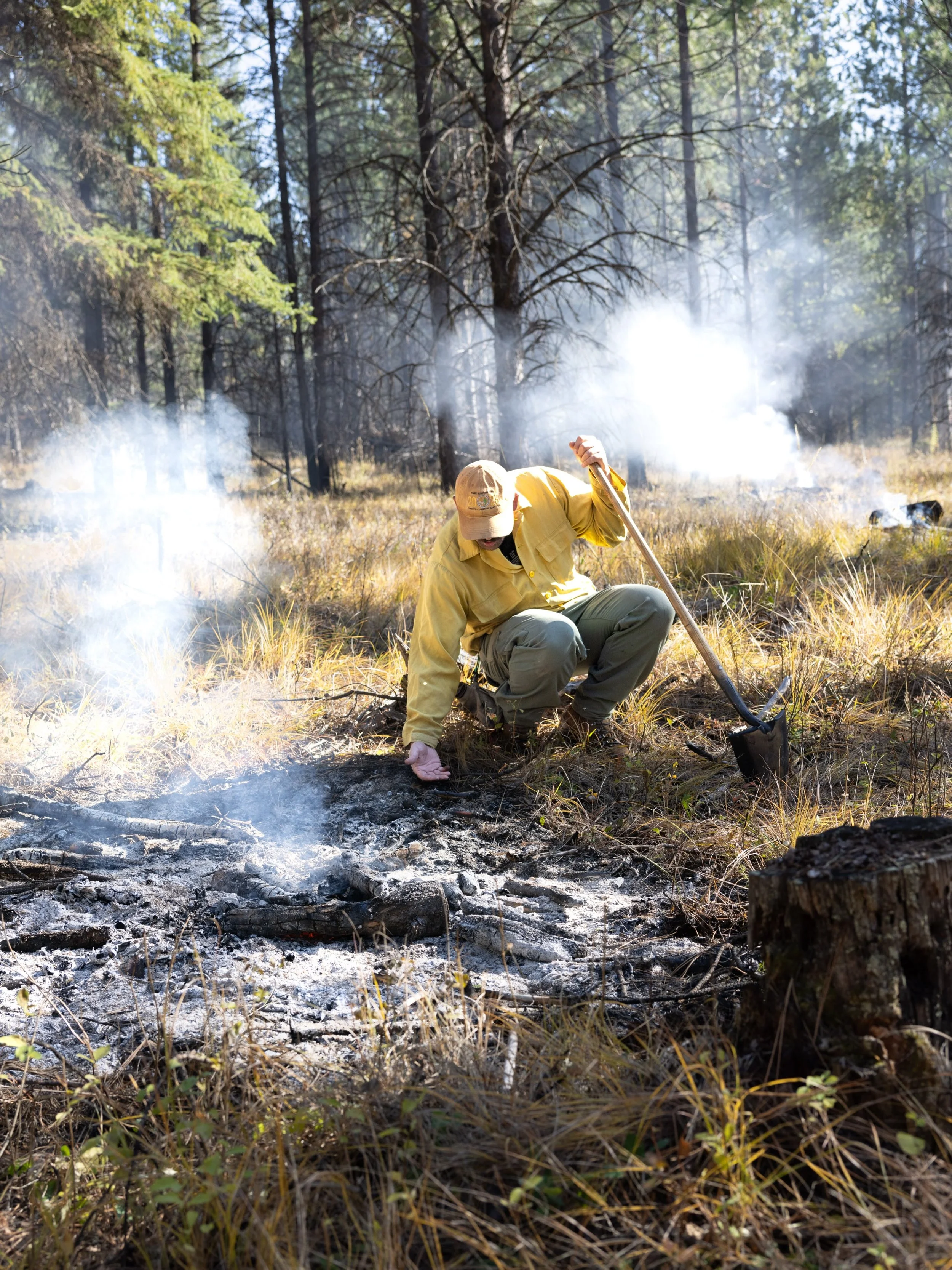 Thank you to everyone who came out for our pile burning workshop yesterday, and big thanks to @montanadnrc Service Forester Jack White for co-leading with us! Part of the Missoula County Wildfire Mitigation team was also present with the hope of brin