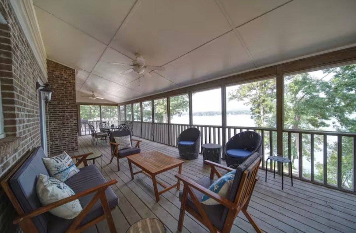 ScreenedinPorch2.jpeg