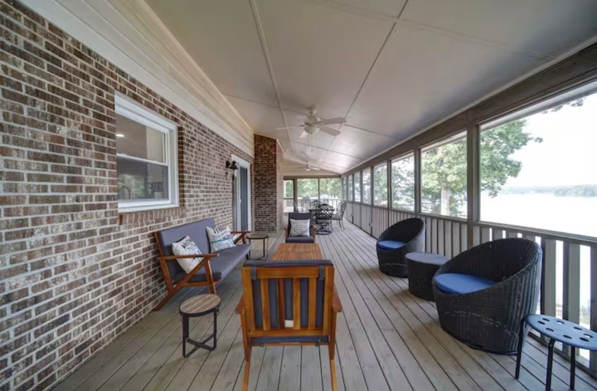 ScreenedinPorch3.jpeg