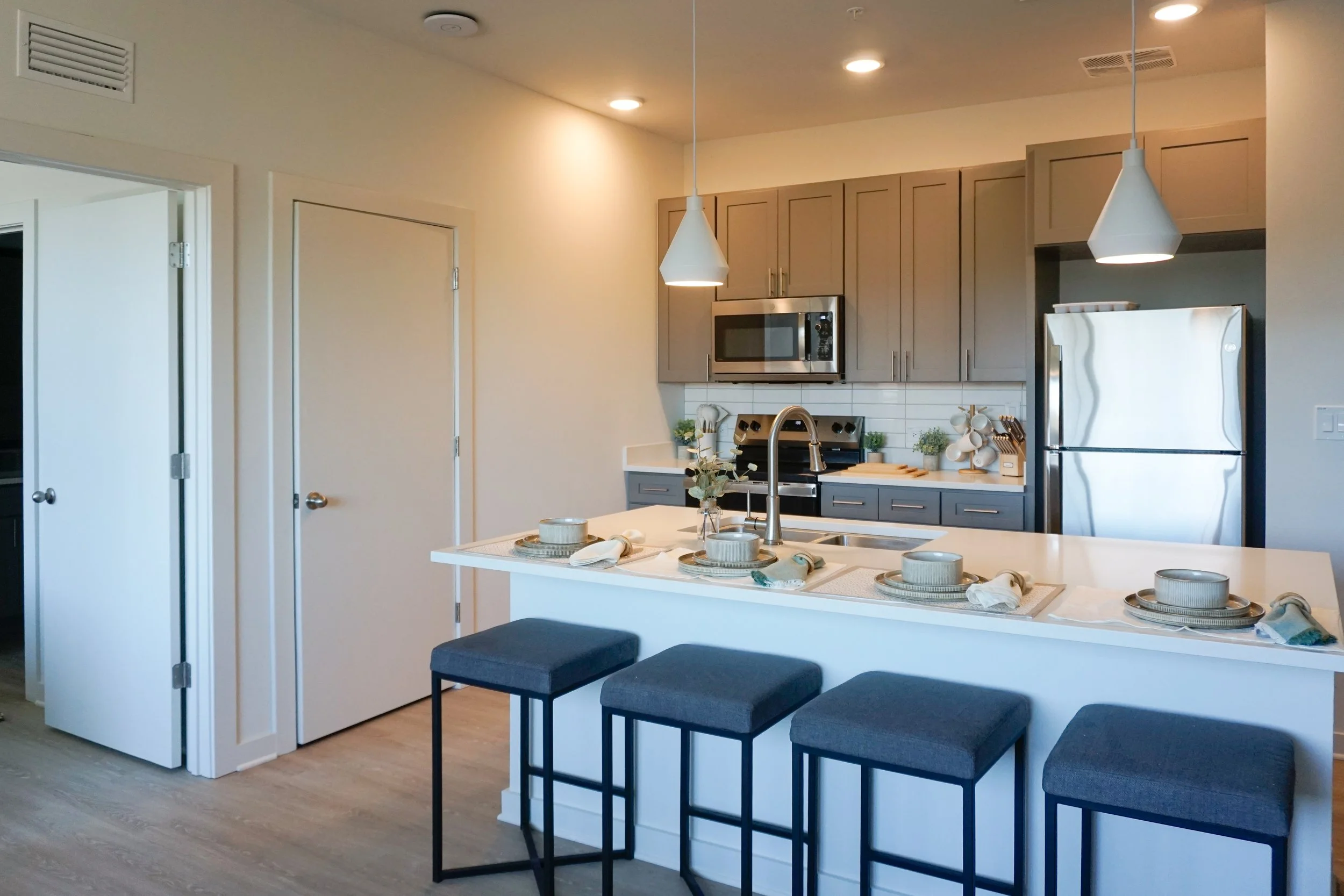  Image Description Here 