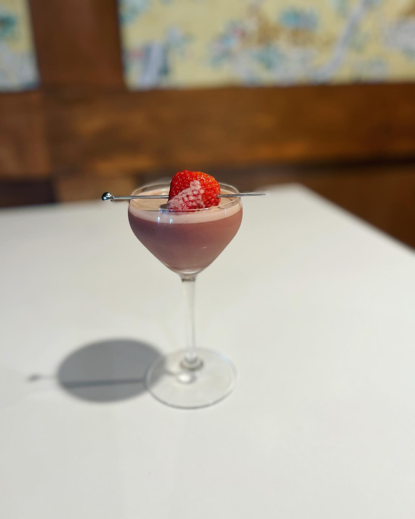 Join us for a few Valentine&rsquo;s Day inspired cocktails! 💕🍸

Now serving! 

Chocolate Strawberry Martini!

Dorda Double Chocolate Liqueur 
Fresh muddled strawberries 
Ketel One Vodka
Grand Marnier Cuv&eacute;e Louis Alexandre

😬💝🍓

Join us fo