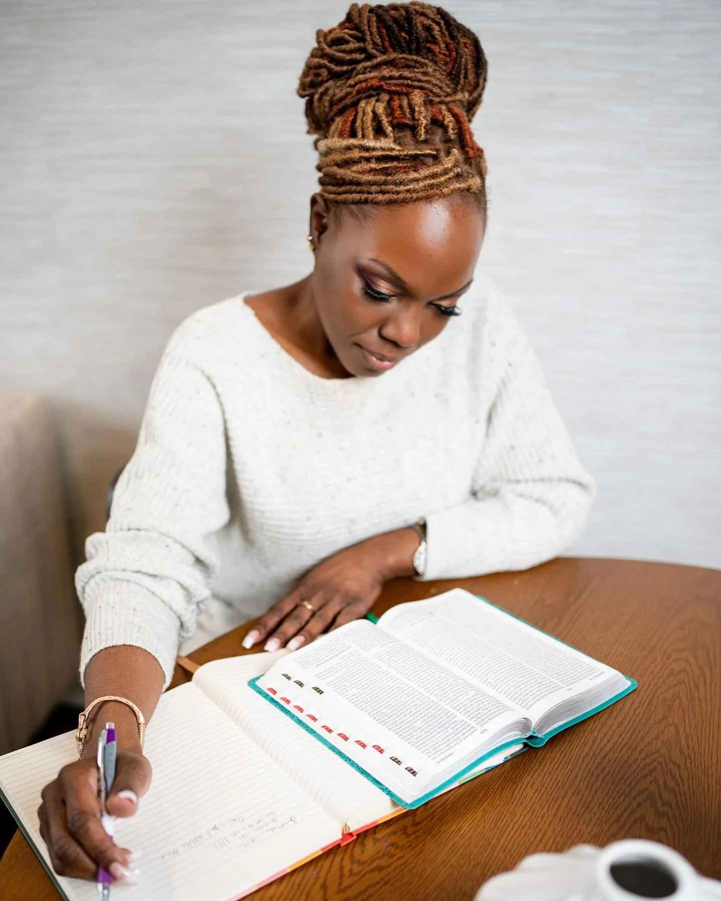 Happy Saturday✨

Don&rsquo;t forget to take some time for YOU and do what makes you happy! Reset, relax and recharge🧘🏽&zwj;♀️📖

#dmvbrandingphotographer #dmvlifestylephotographer #marylandphotographer #virginiaphotographer #dcphotographer #lifesty