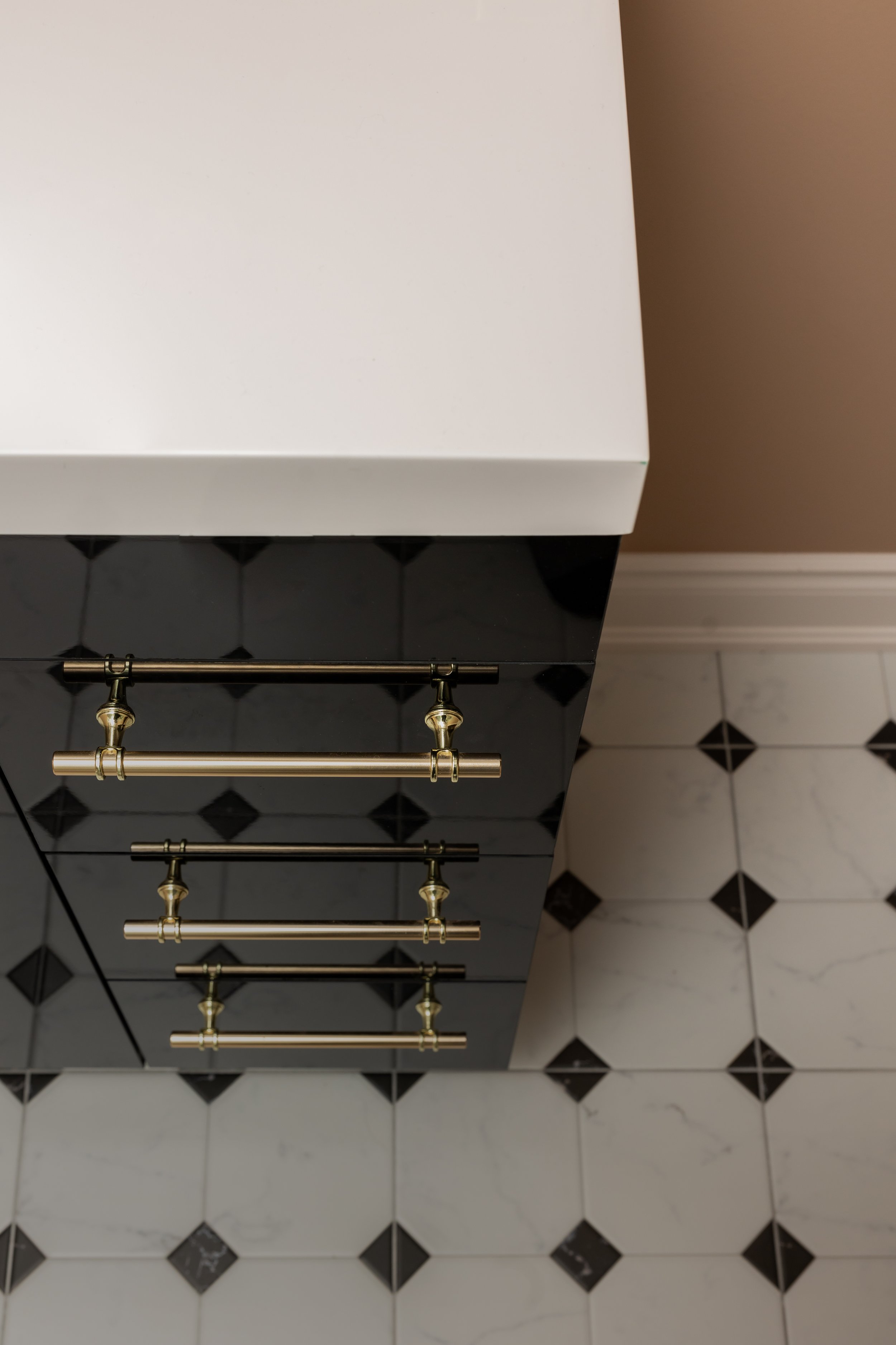 Vanity acrylic black and gold - DAREALEO DESIGN