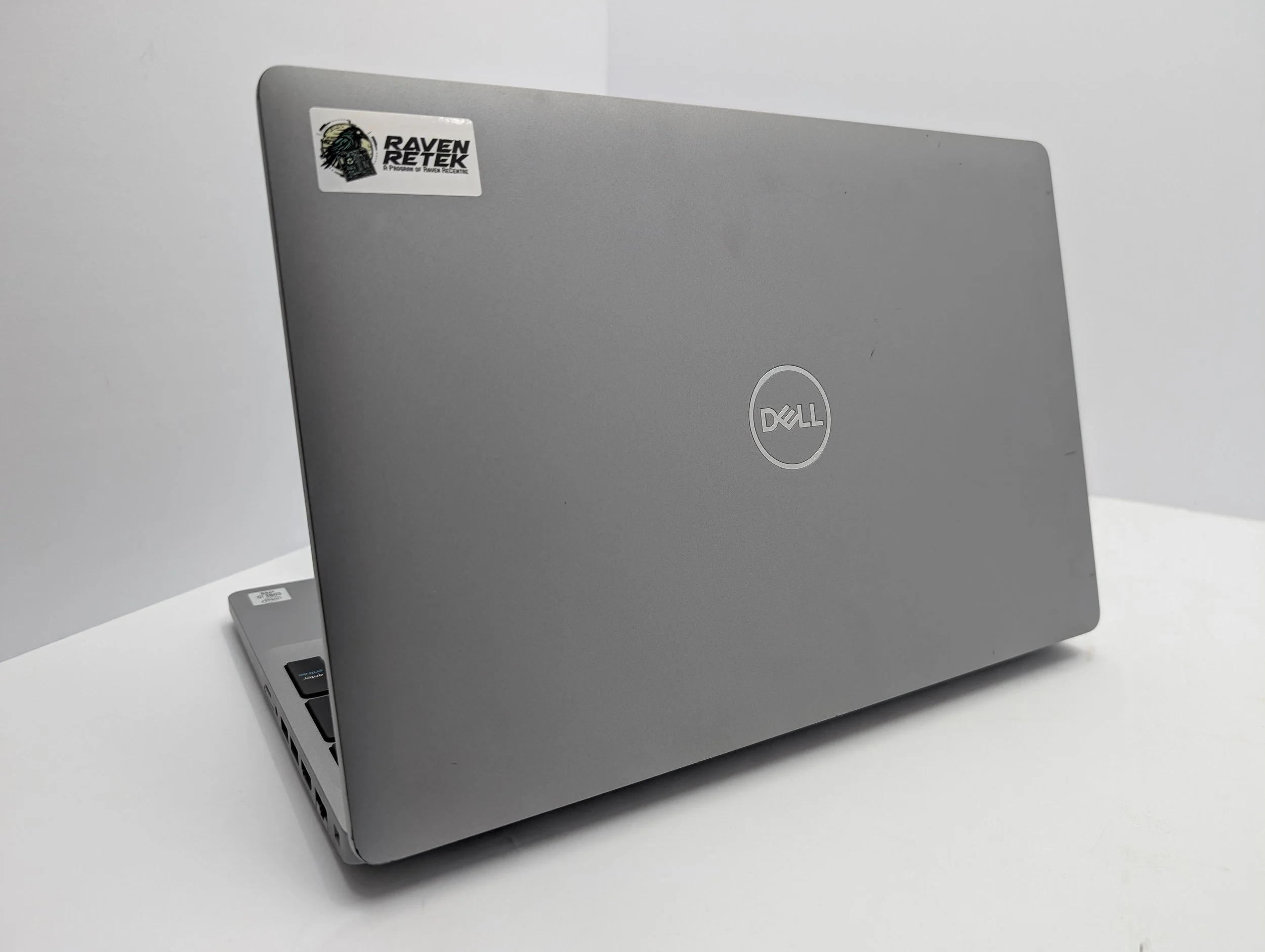 46DellLatitude 5510 back.jpg