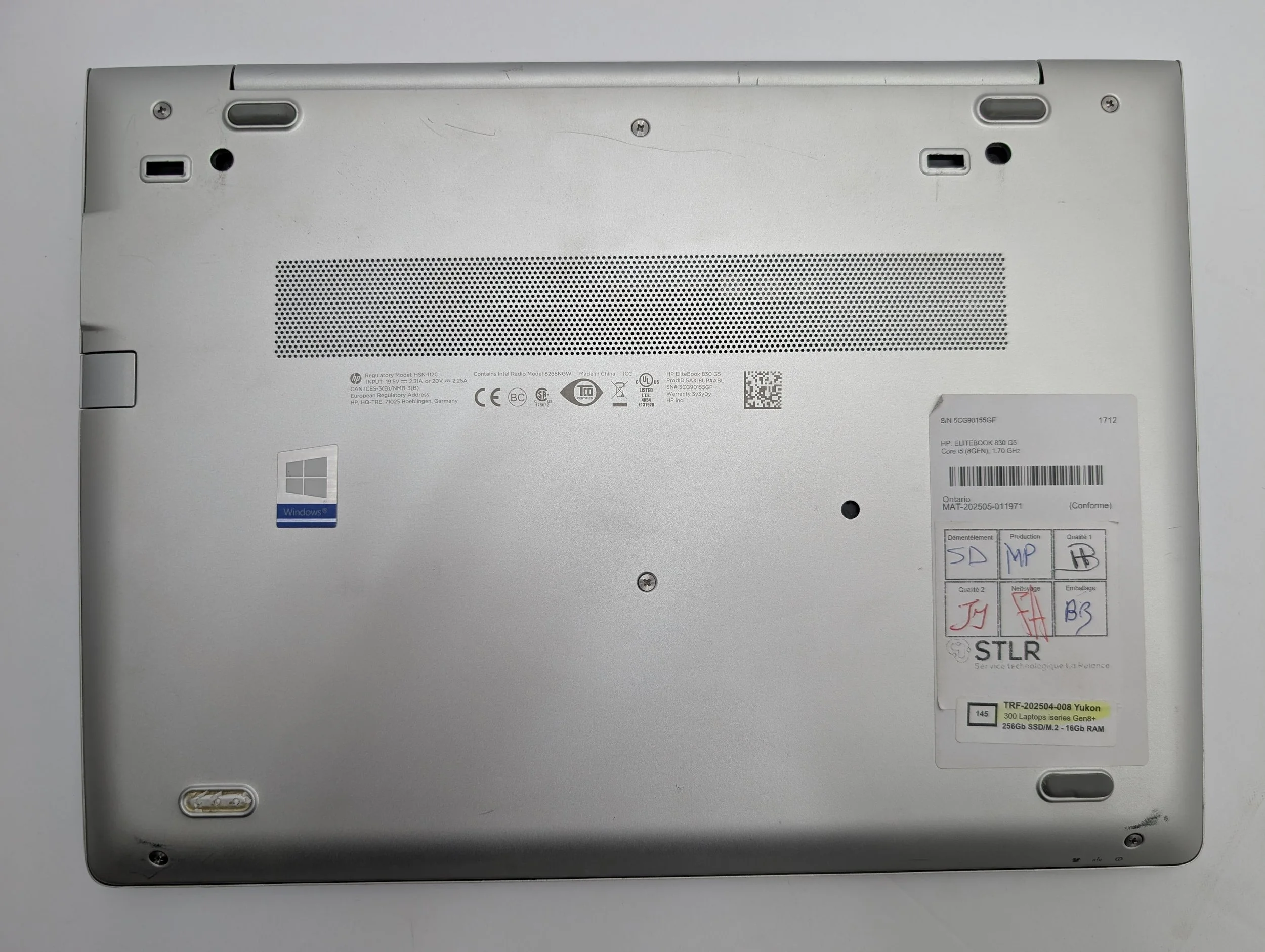 64HP Elitebook 830 G5 - Bottom.jpg