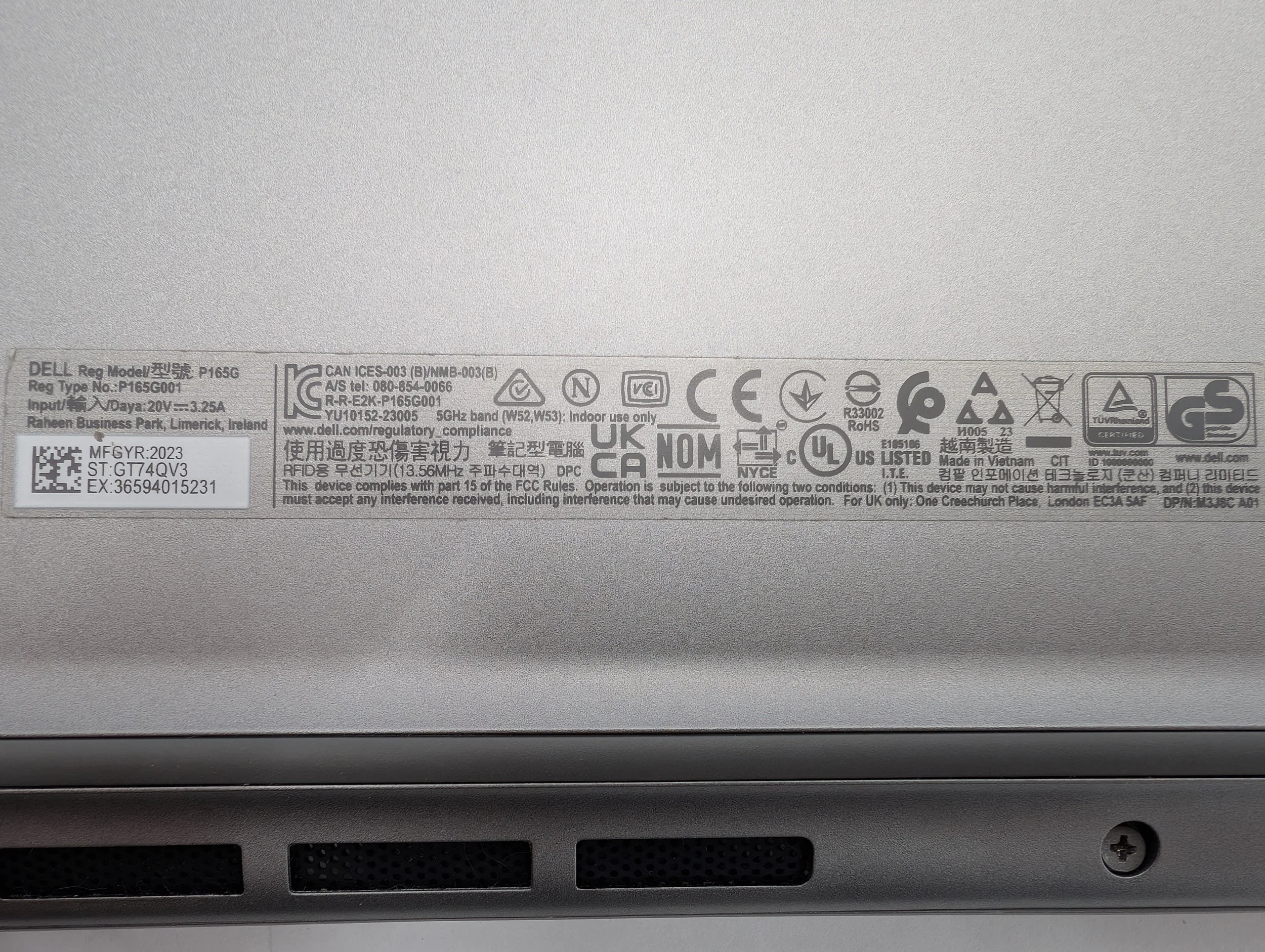 43DellLatitude 5440 bottom-detail.jpg