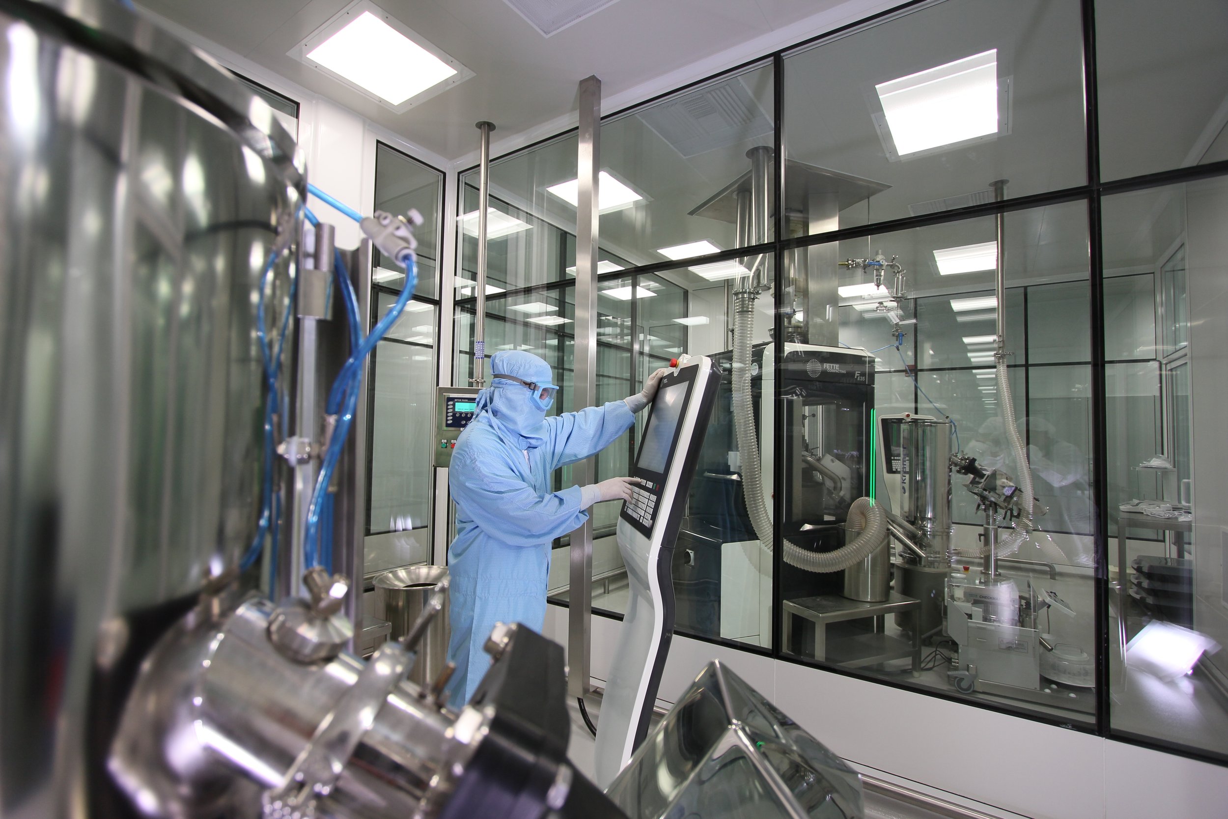 How to Choose a CMO Partner: A Decision Guide for Medical Device &amp; Pharmaceutical OEMs
