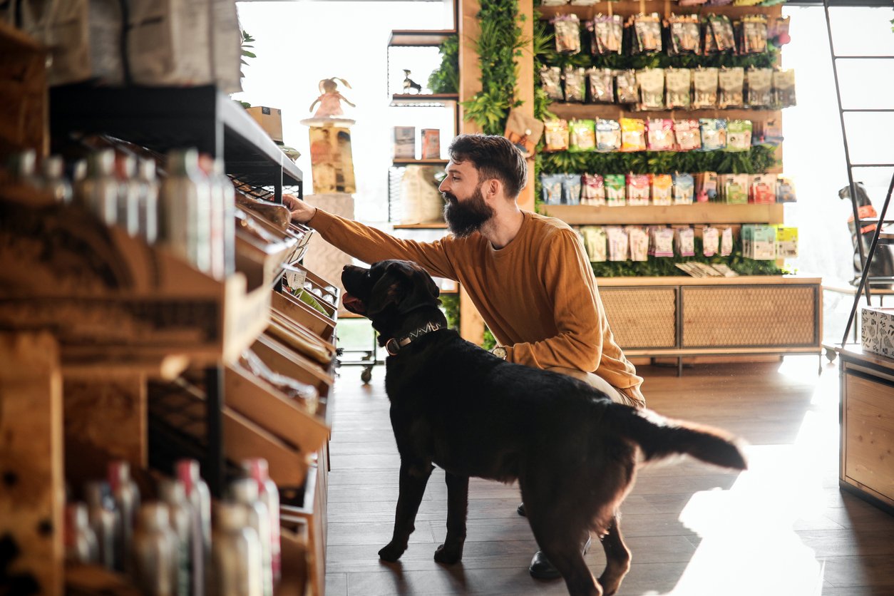 Flyers for Pet Supply Stores: Reach Local Pet Owners and Boost In-Store Traffic