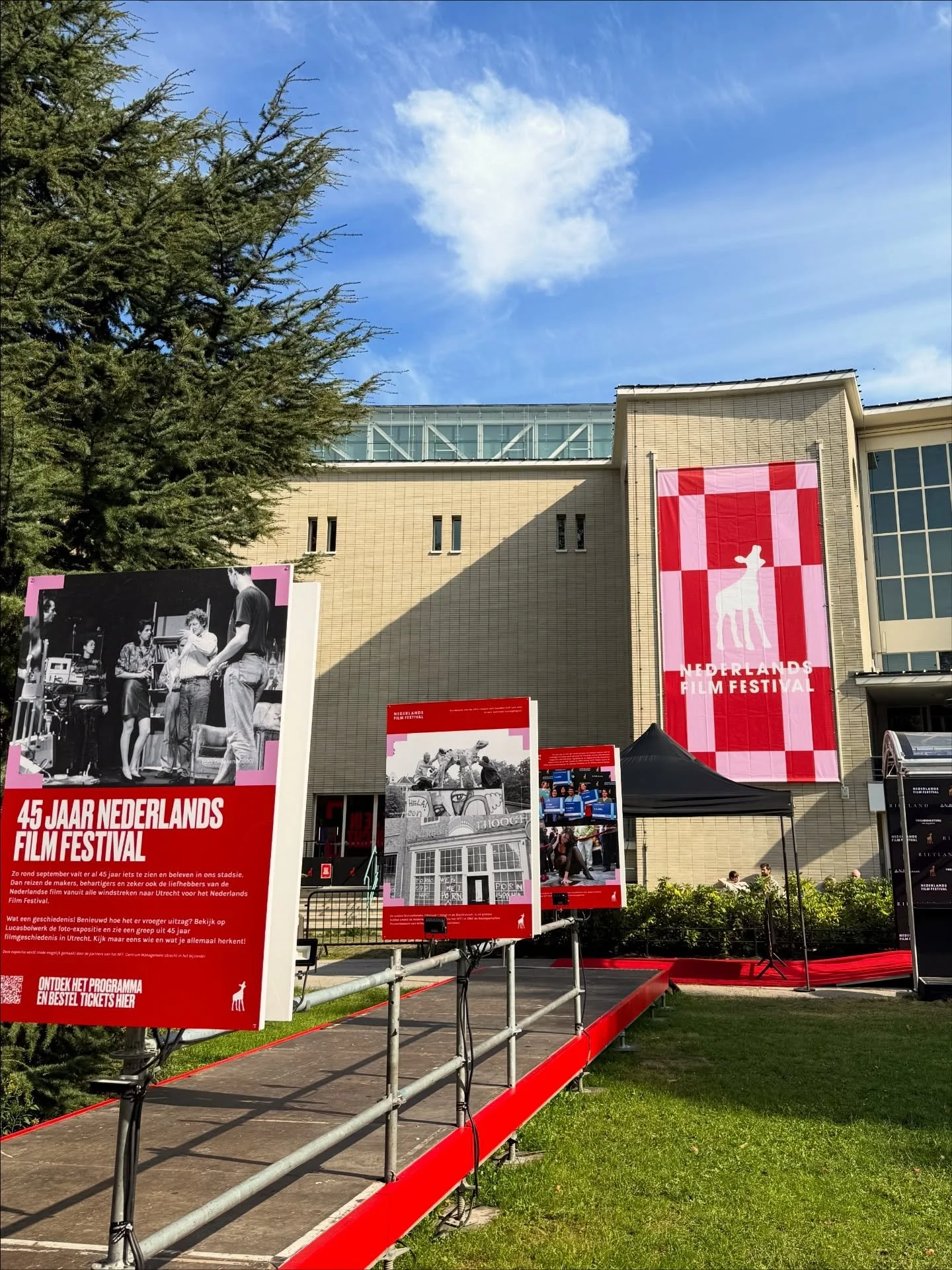 Another little recap of moments that inspired me recently 👀 (books, tv shows, movies, albums etc.)

-
#recap #moments #graphicdesign #design #moodboard  #branding #brandidentity #visualidentity #logodesign #inspiration #inspo #brandingstudio #graphi