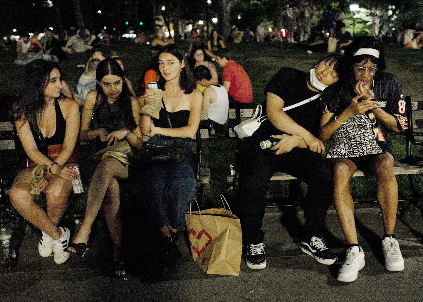 Washington Square Park, NYC.
.
.
#streetphotography #nyc #newyork #night #nightlife #documentaryphotography #leica #leicaq @leica_camera #streetphotographers