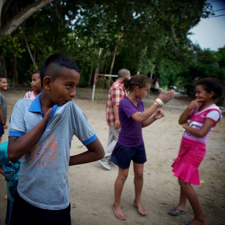 Village kids along the Don Diego River, Colombia.
.

.

.
#colombia #dondiego #kids  #documentaryphotography #nikon #nikond800 @nikonusa