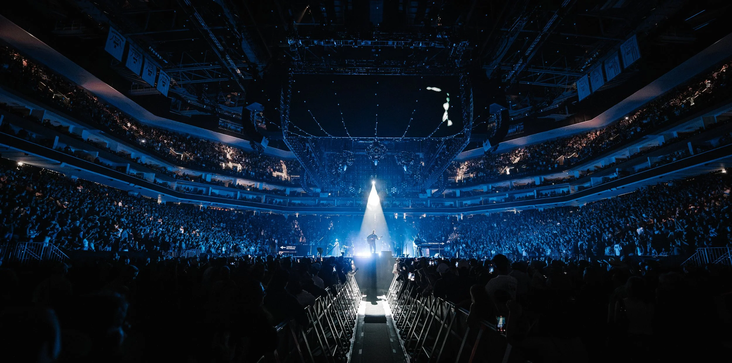 @mediabytb_ZachBryan_Golden1_Night2_Crowd.jpg
