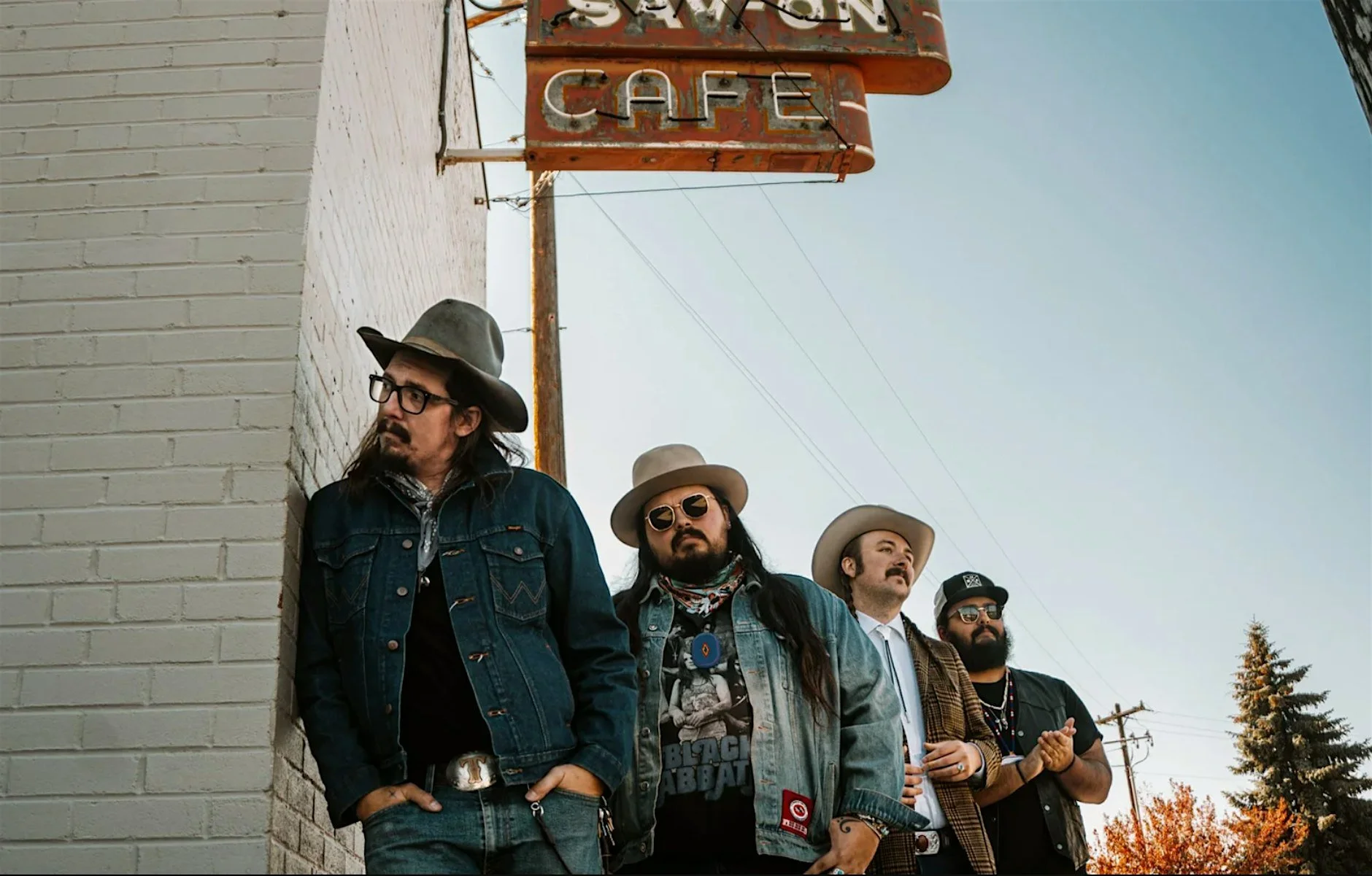 Tylor &amp; The Train Robbers