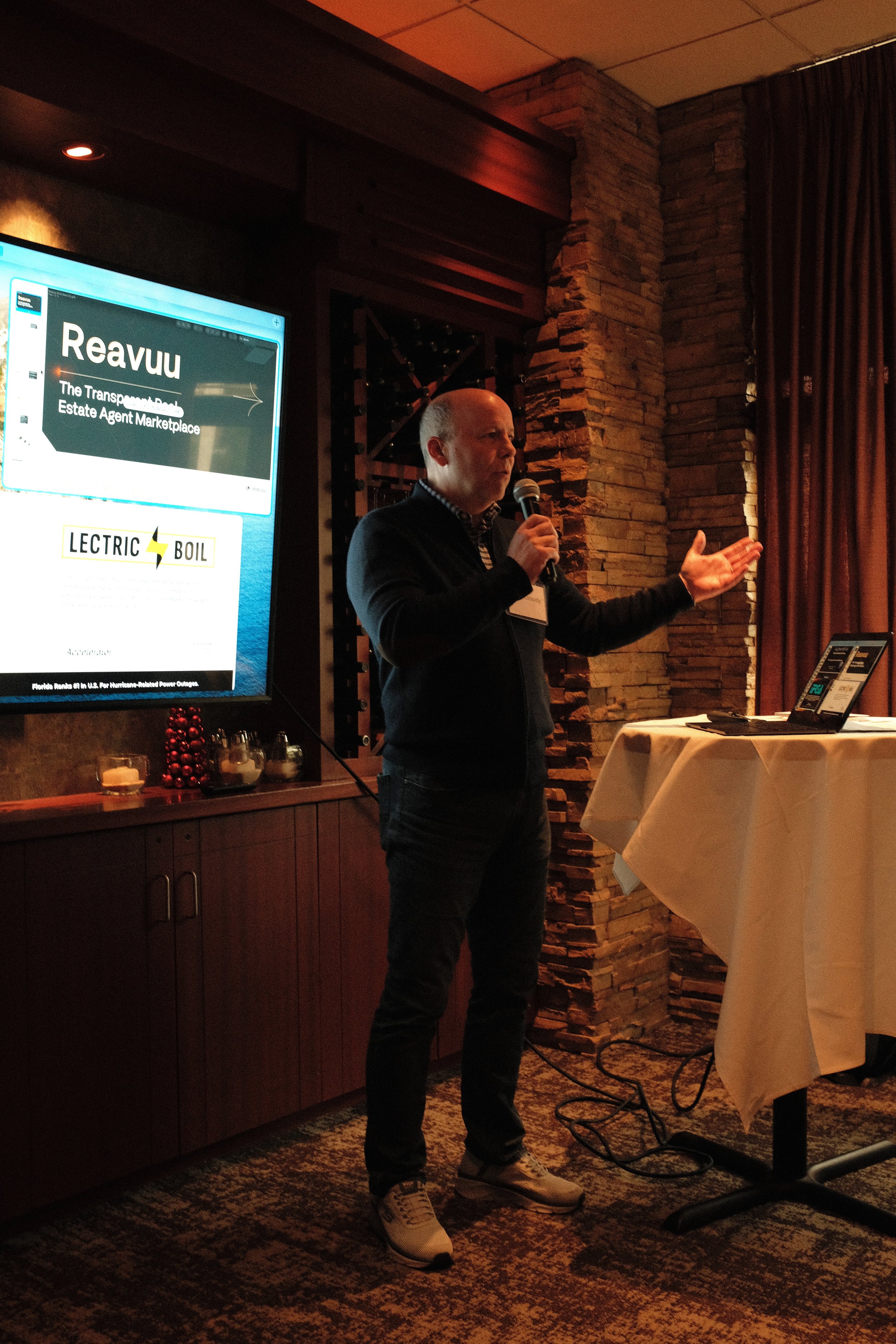 Peter Pitch Comp.JPG