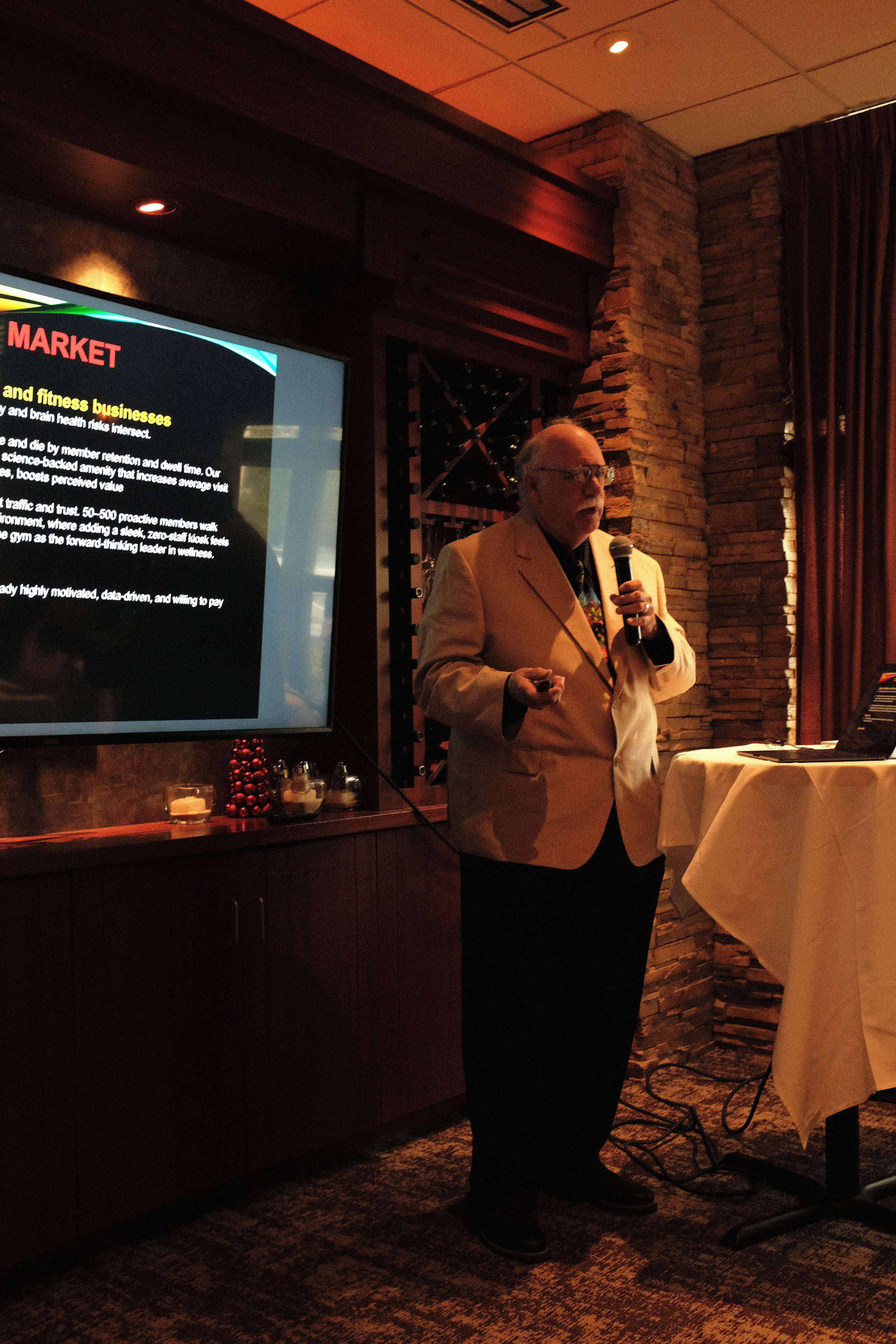 William Howe Pitch Comp.JPG