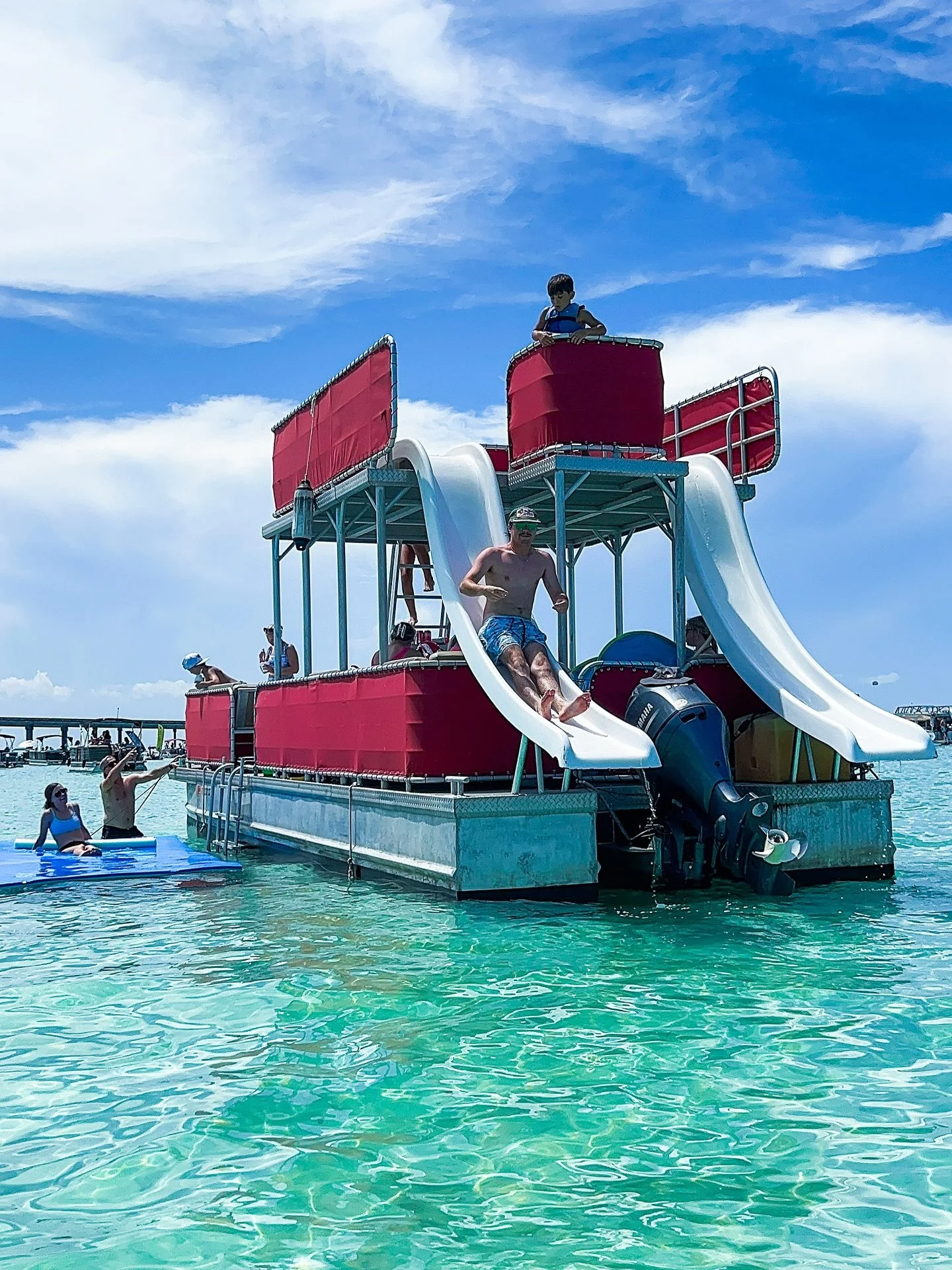 🤔🚤🛝 Who said double-deck pontoon slides are just for kids? Adults can flex too!&nbsp;

😎🤙🏻🌊 Slide, splash, and claim your spot on the water &mdash; it&rsquo;s still warm, and there&rsquo;s no better time to make waves with your crew.

🌐 Book 