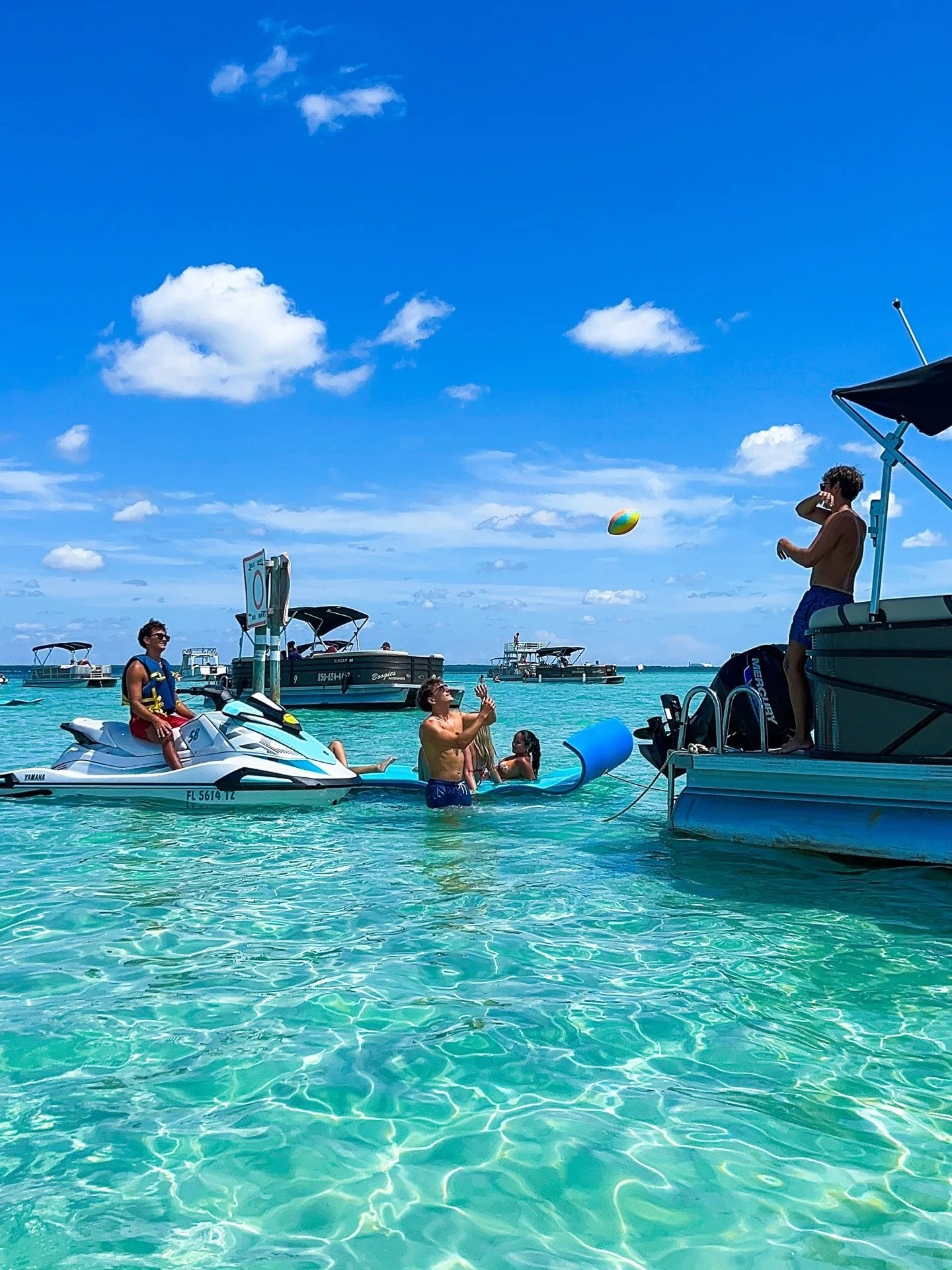 🤔🦀🏝️ Heading for @Crab_Island?

🤗 Boogies has plenty of ways to get you there!&nbsp;

😎🤙🏻🌊 Choose from pontoon boats or jet skis and make the ride part of the adventure.

🌐 Book Online: link in bio
📞 Call to Book: (850) 654-4497
📩 DM us fo