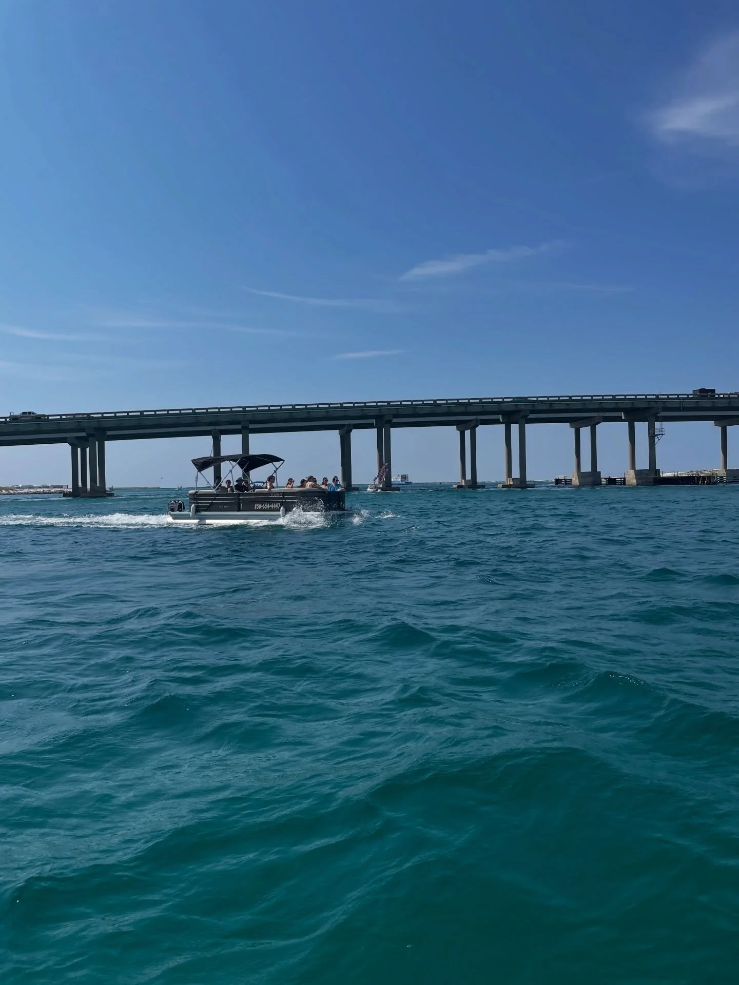 🤔🚤💦 Want to take your pontoon day to the next level?

🫡 Our professional local captains know these waters like the back of their hand!

🤗🦀🏝️ Whether you want a chill cruise, a @Crab_Island stop, or hidden spots only locals know about.

🧭 Let 