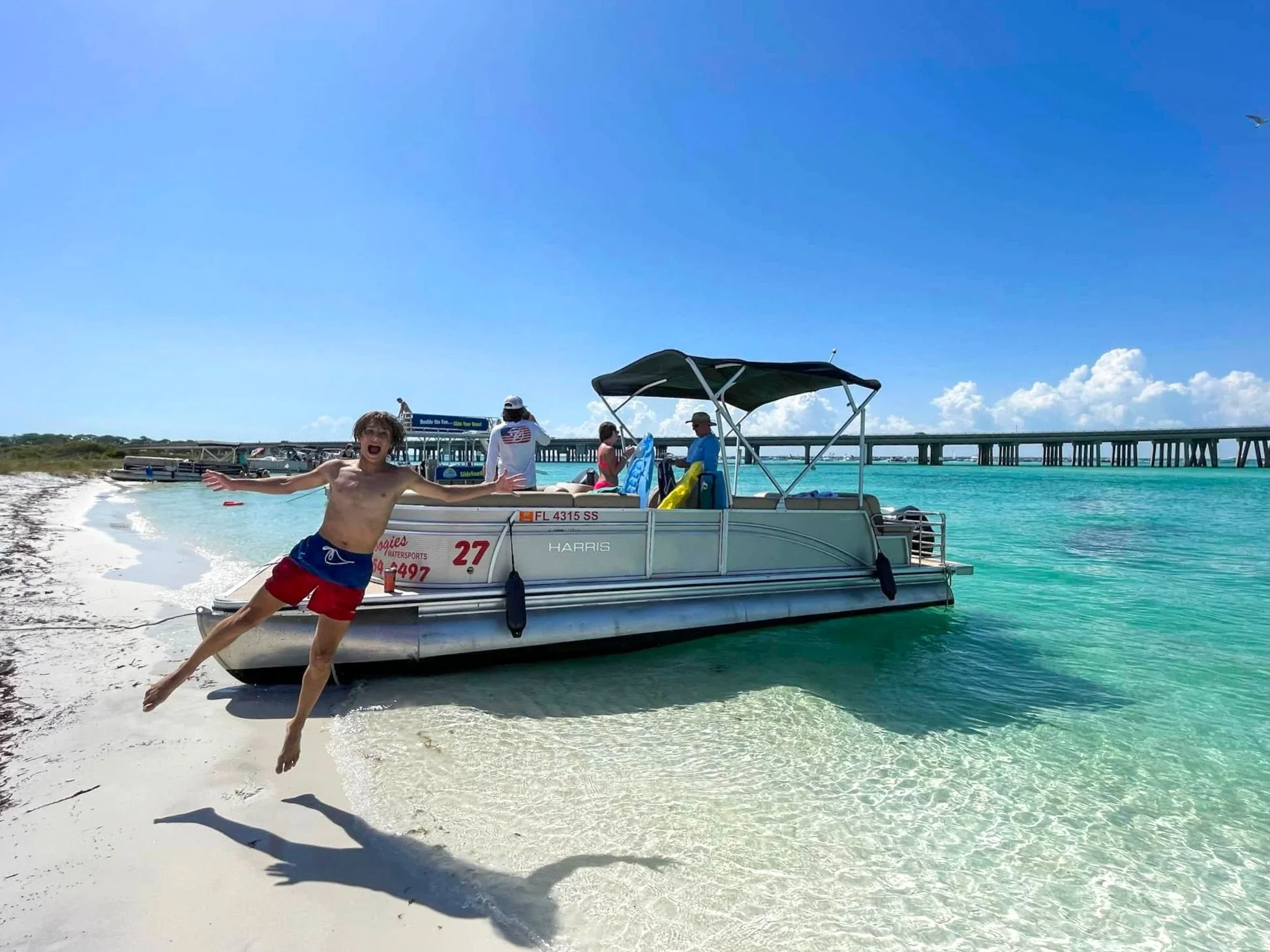 🚤🦀🏝️ POV: you&rsquo;re having the best day ever on a Boogies pontoon boat&nbsp;

😭 Then somebody reminds you the rental ends eventually

😎🤙🏻🌊 Honestly, that&rsquo;s the only downside we can think of

📍 Find us @HWVDestin

🌐 Book Online: lin