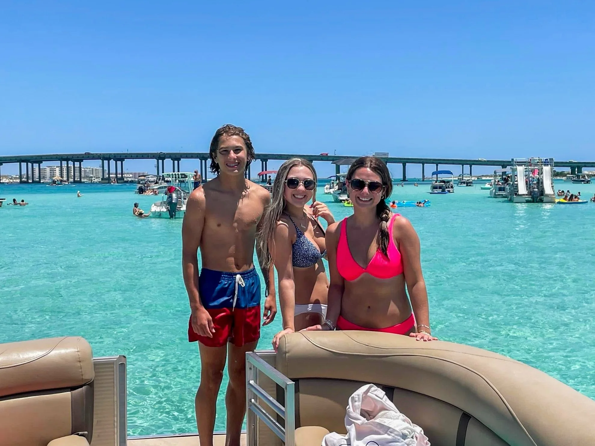 📍🦀🏝️ Crab Island
🌞 Sunshine
🚤 Pontoon boat
🤗 Good vibes

📋 That&rsquo;s the formula.

😎🤙🏻🌊 We&rsquo;ll handle getting y&rsquo;all there &mdash; you handle making the memories

📍 Find us @HWVDestin

🌐 Book Online: link in bio
📞 Call to B