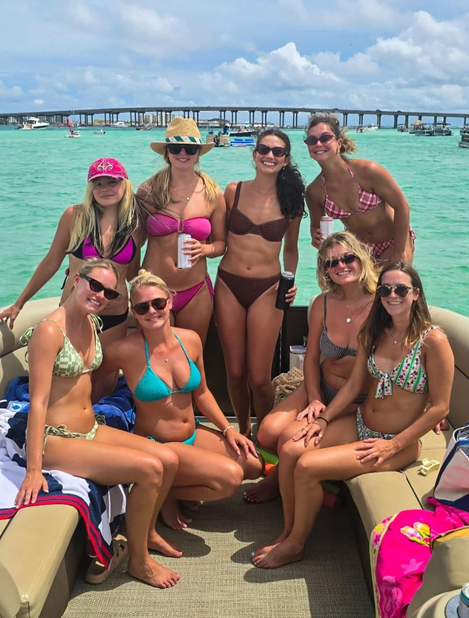 🤩🦀🏝️ Crab Island with your favorite people is already a GOOD time.

🤯🚤🌊 But Crab Island with your favorite people AND nobody else around?!

🙌🏻🙌🏻🙌🏻 That&rsquo;s a whole different level of FUN!

😎🤙🏻🌊 Grab your squad, hop on a Boogies po