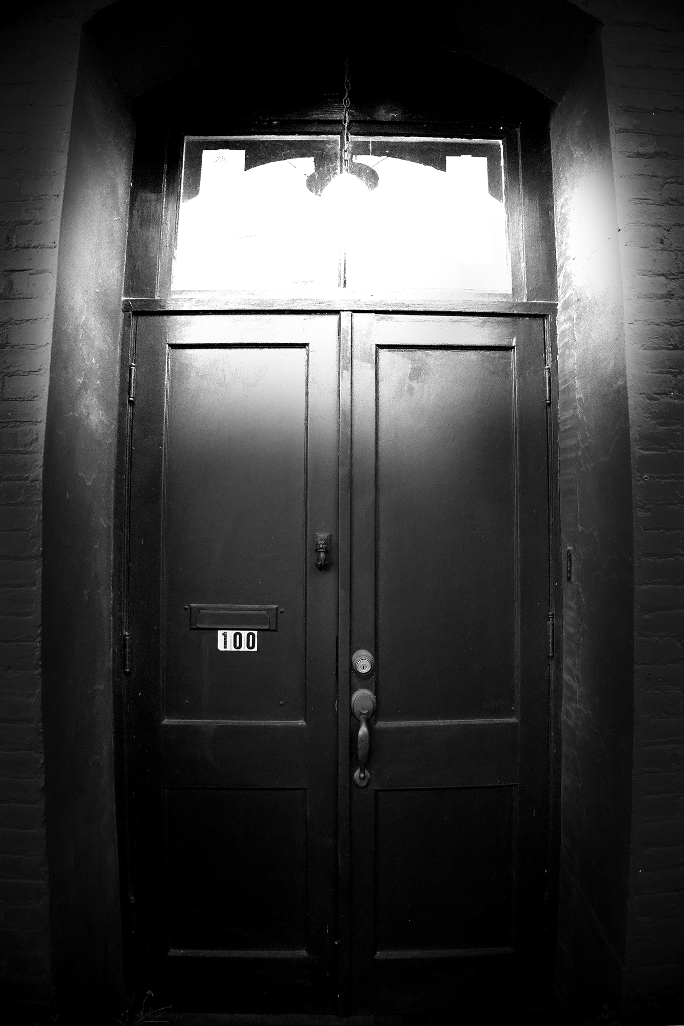 doorb&w.png