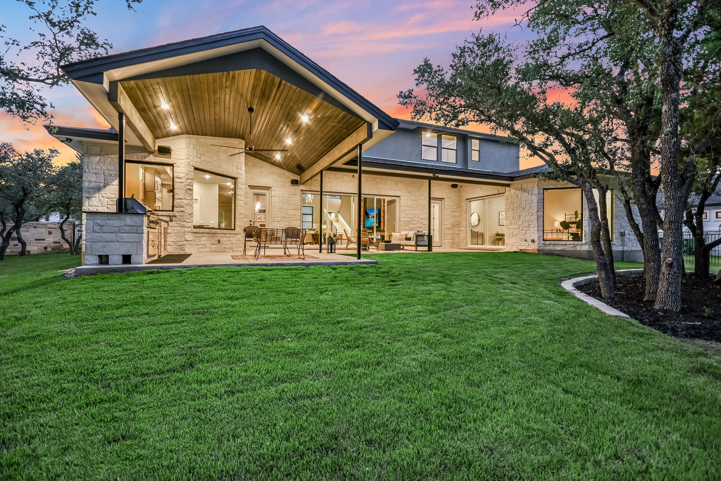 009_Back Yard.jpg