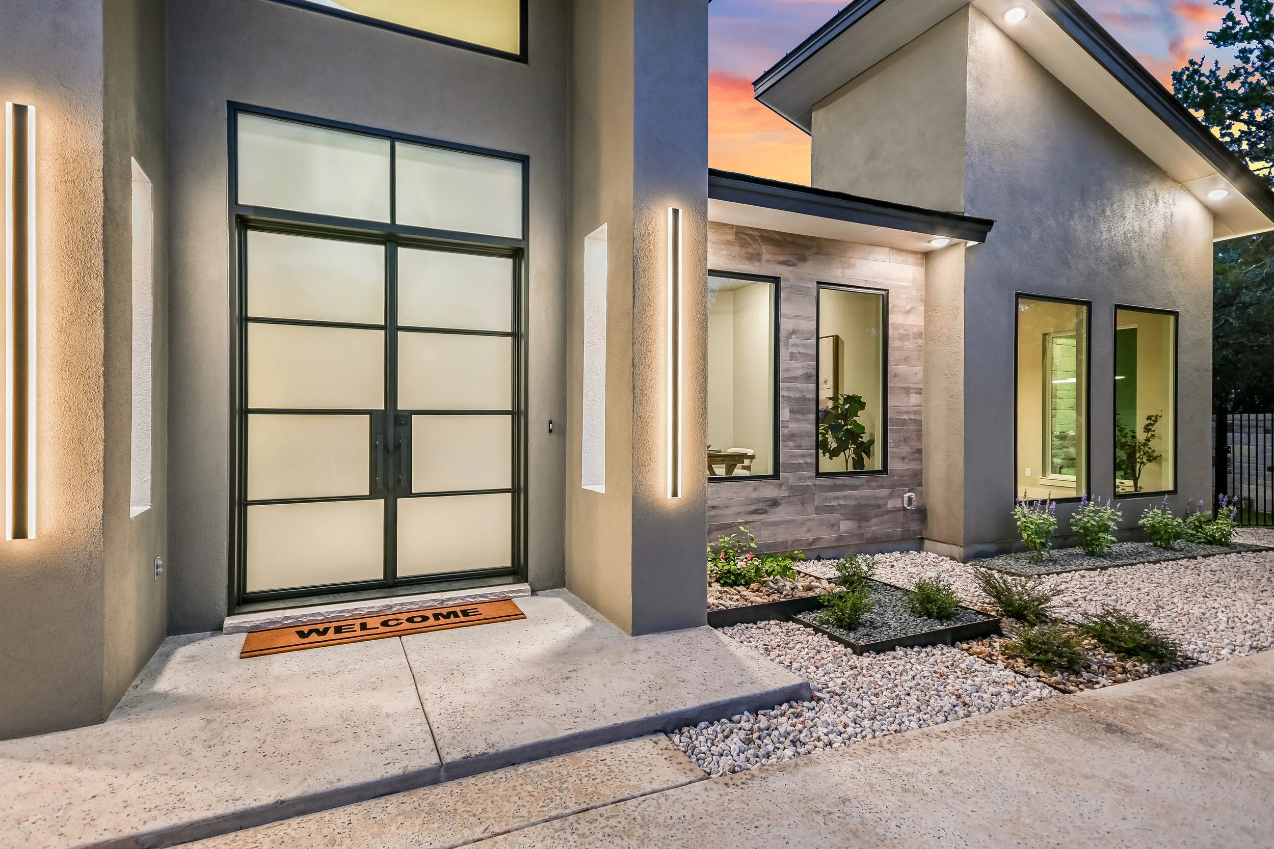 011_Front Entry.jpg