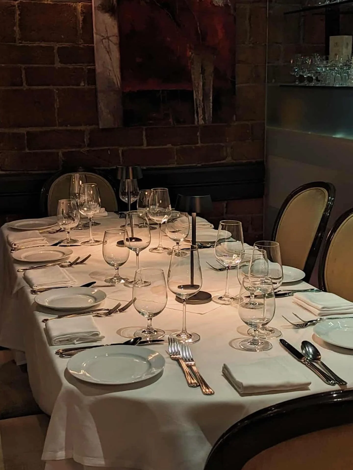 Les soir&eacute;es ont meilleure go&ucirc;t ici&hellip; ✨

-

Evenings taste better here&hellip; ✨

#BisMoments #bisrestaurant #mtlblog #mtleats #mtlfinedining #italianrestaurant #tourismemontreal #dinnervibes #cozyevenings
