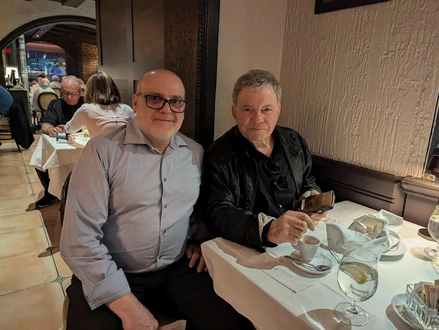 M&ecirc;me le Capitaine Kirk sait o&ugrave; manger &agrave; Montr&eacute;al! 🖖 

Une v&eacute;ritable l&eacute;gende au restaurant aujourd&rsquo;hui! Ce fut un honneur d&rsquo;accueillir M. William Shatner chez Restaurant Bis.

Merci pour cette bell