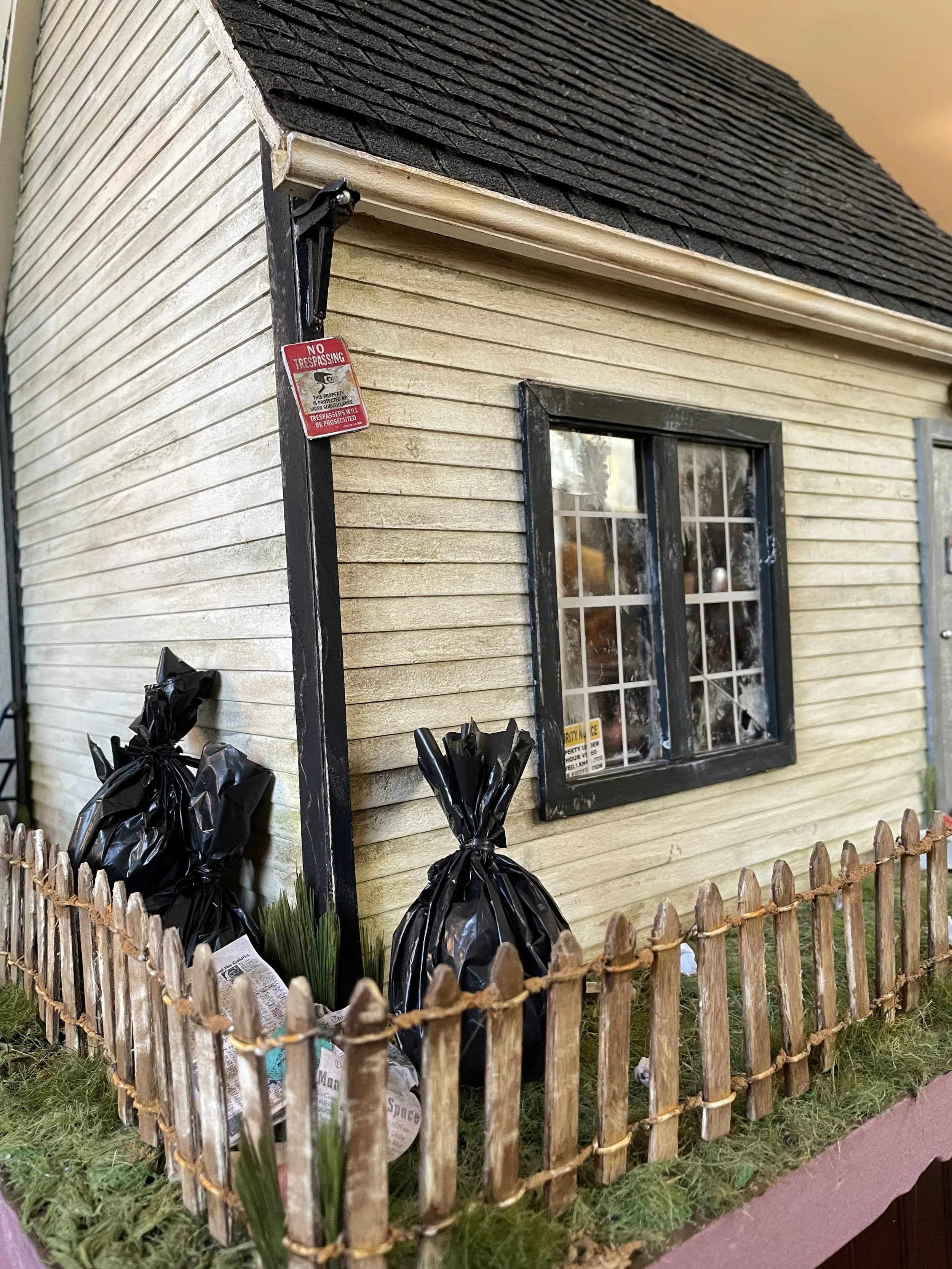 From Fresh to Forgotten: Moss, Rust & Miniature Weathering FREE ONLINE EVENT