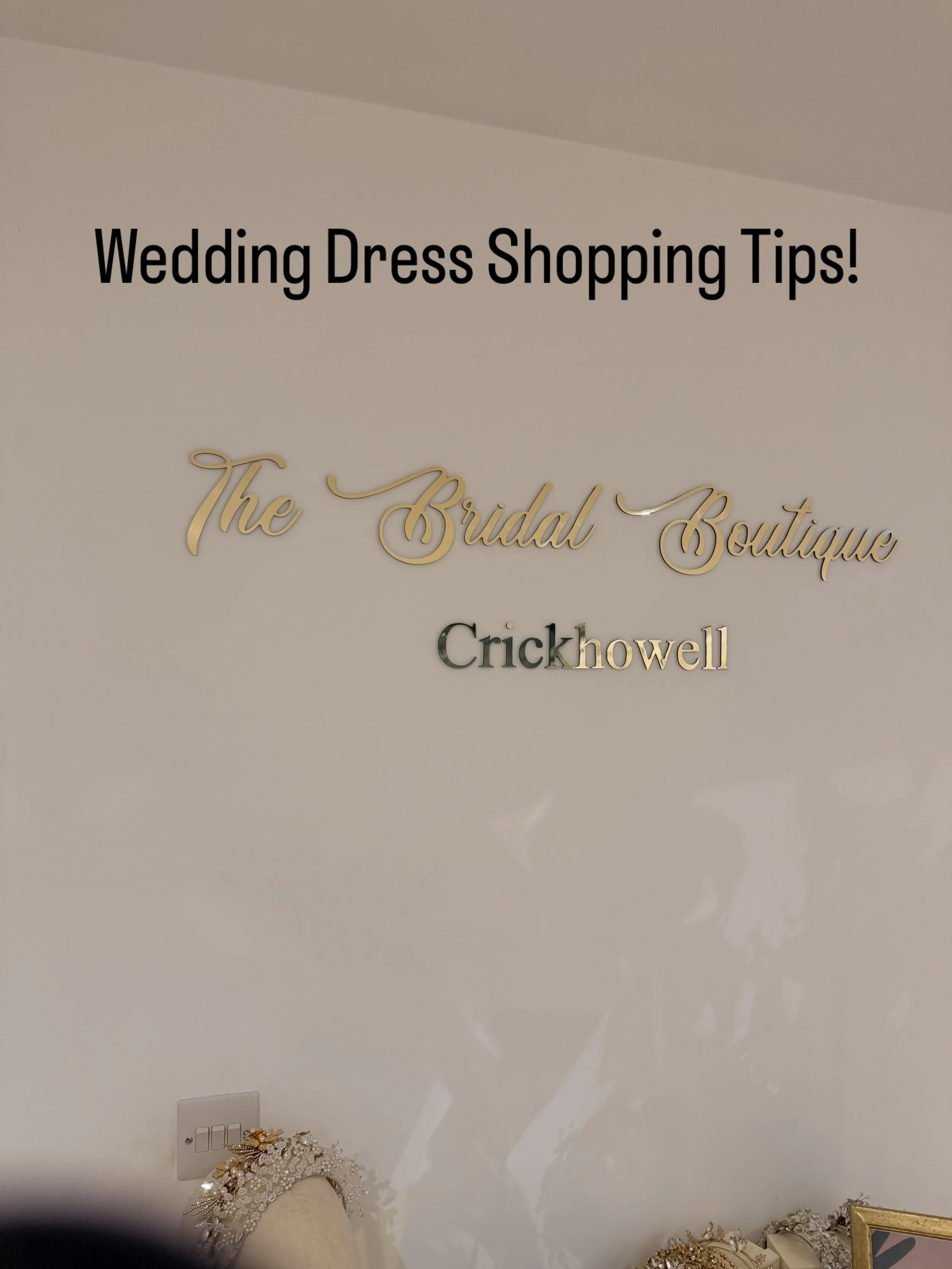 🌟 Top 5 Wedding Dress Tips for Brides-to-Be! 👰✨
1. Get Organized: Book your appointment in advance and focus on one shop at a time for the best experience! If you cram lots of shops in one day you become tired and overwhelmed.

2. Do Your Research: