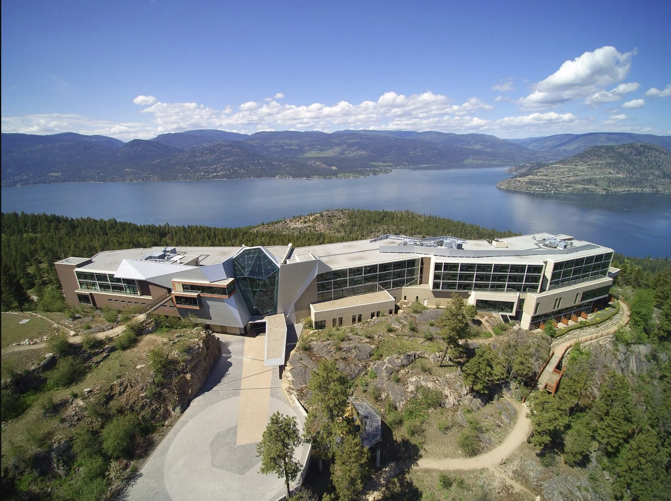 Luxury Golf Travel getaway to Sparkling Hills Resort View