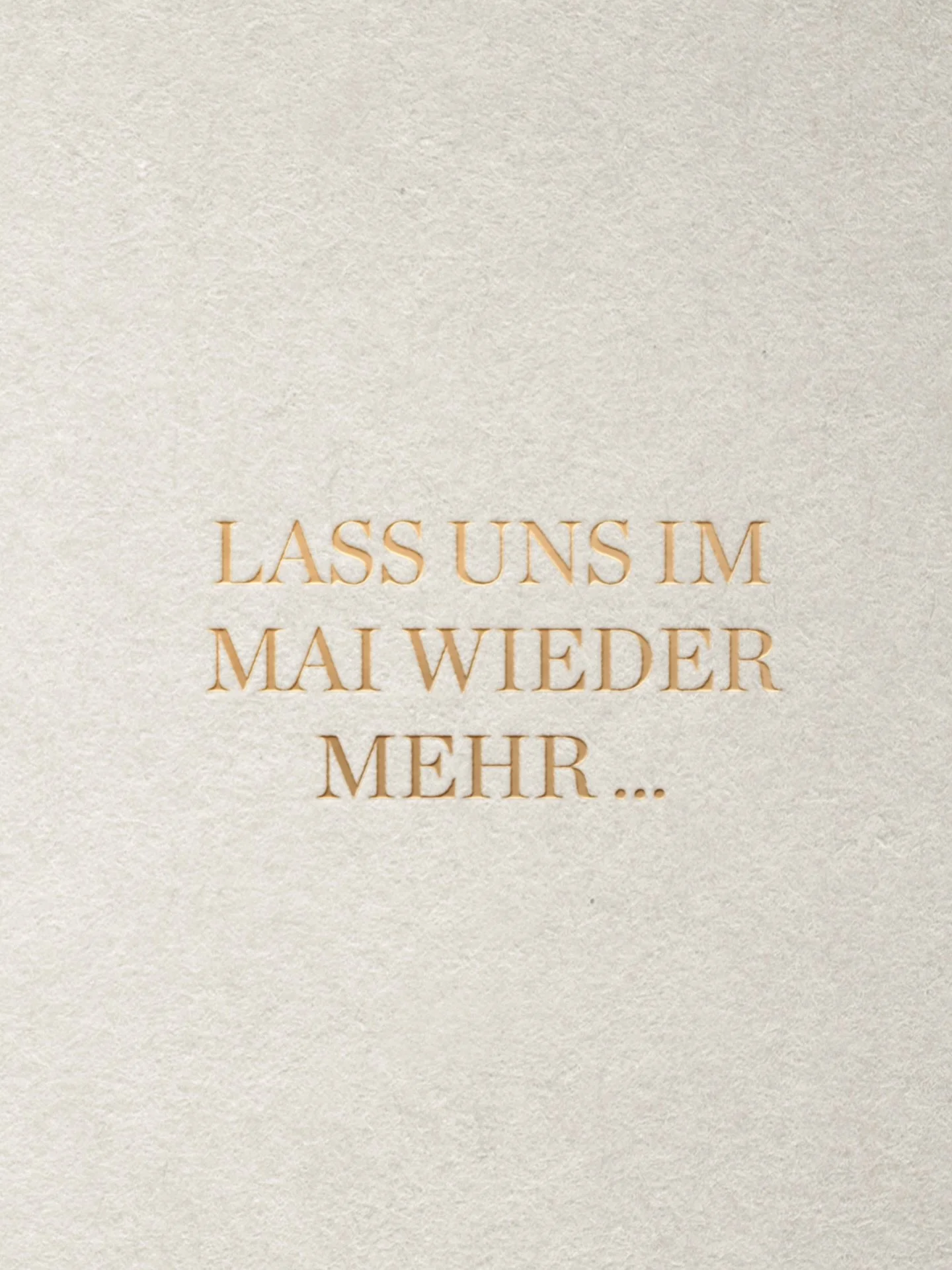Der Mai hat gerade erst angefangen und ich merke schon, dass ich vieles davon selbst brauche. 

Weniger Kopfkino &uuml;ber die Zukunft. 

Mehr ehrliche Gespr&auml;che. 
Mehr Pausen, die ich mir wirklich erlaube. 
Mehr Mut, auch die unordentlichen Sei